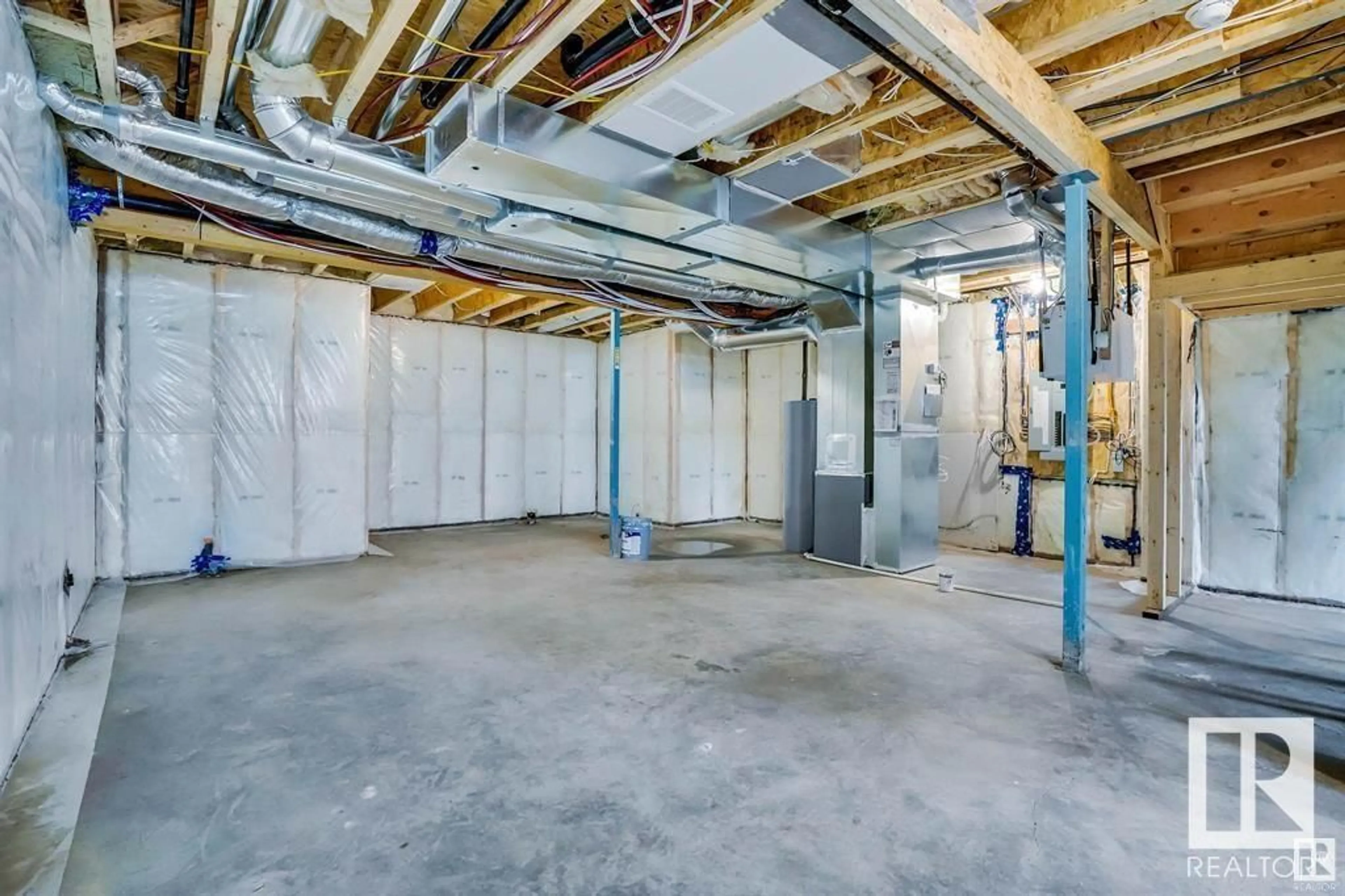 Indoor garage for 37 MEADOWBROOK WY, Spruce Grove Alberta T7X0W2