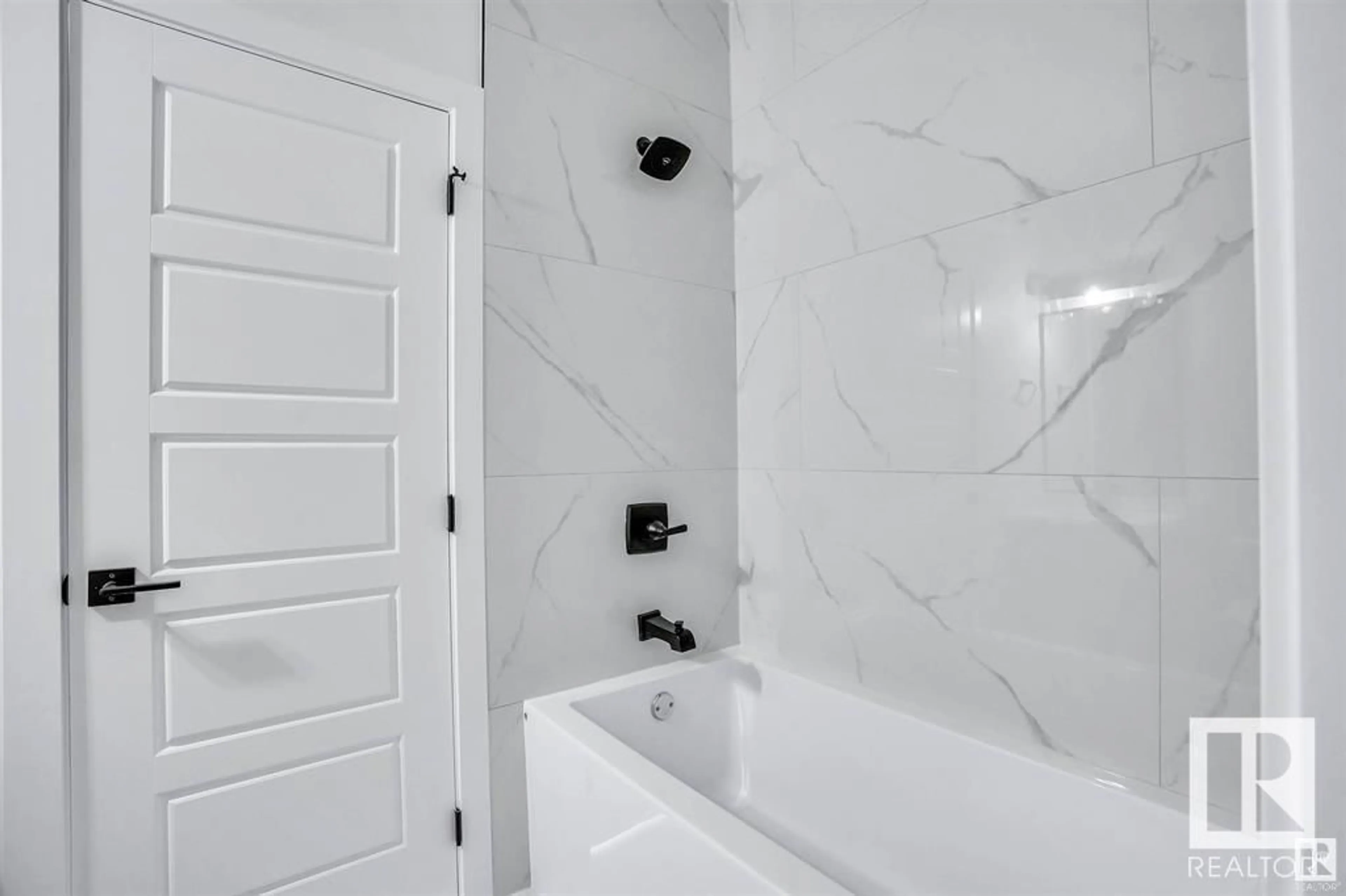 Contemporary bathroom, ceramic/tile floor for 37 MEADOWBROOK WY, Spruce Grove Alberta T7X0W2