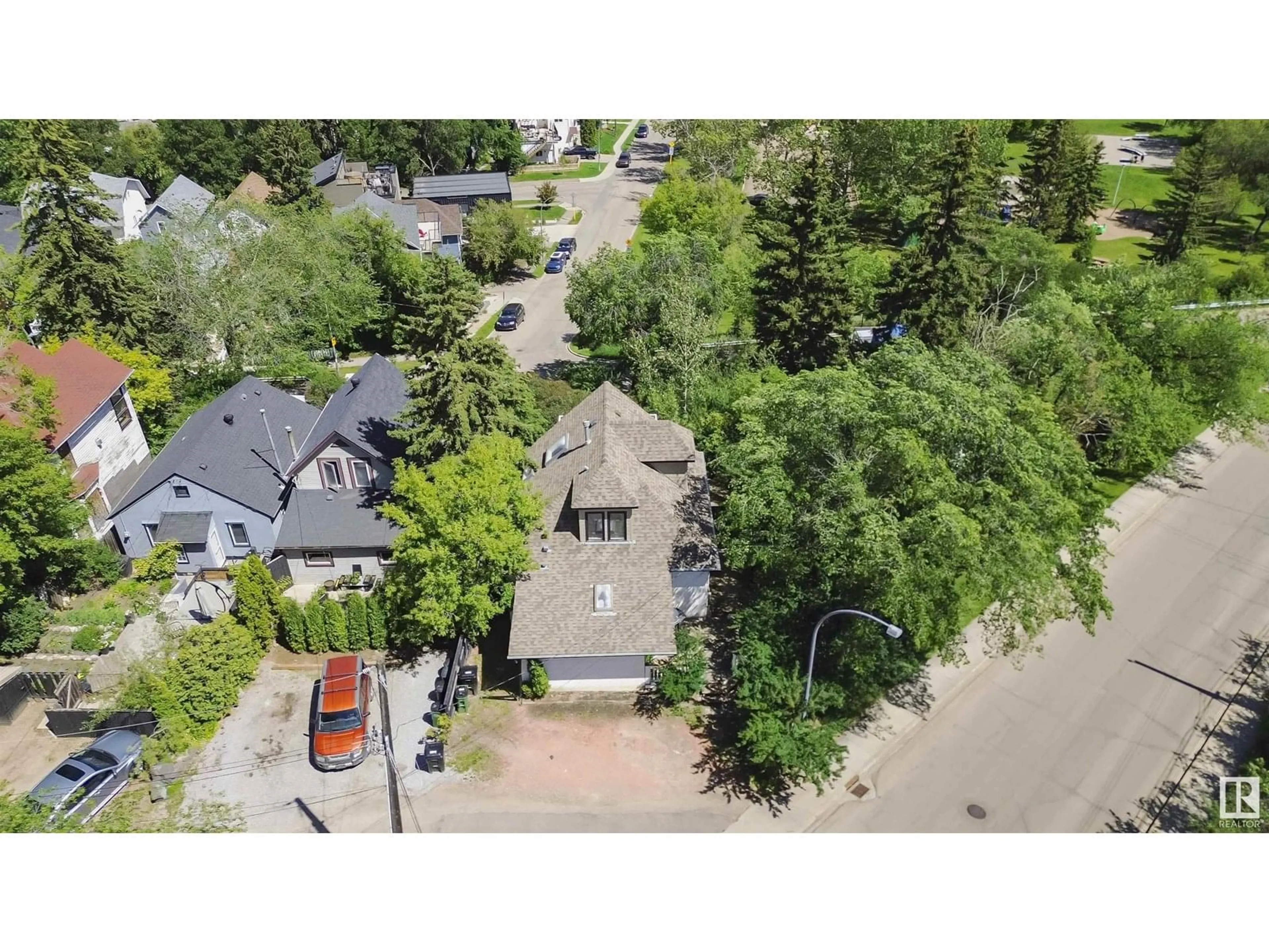 A pic from outside/outdoor area/front of a property/back of a property/a pic from drone, street for 9334 CAMERON AV, Edmonton Alberta T5H3R6