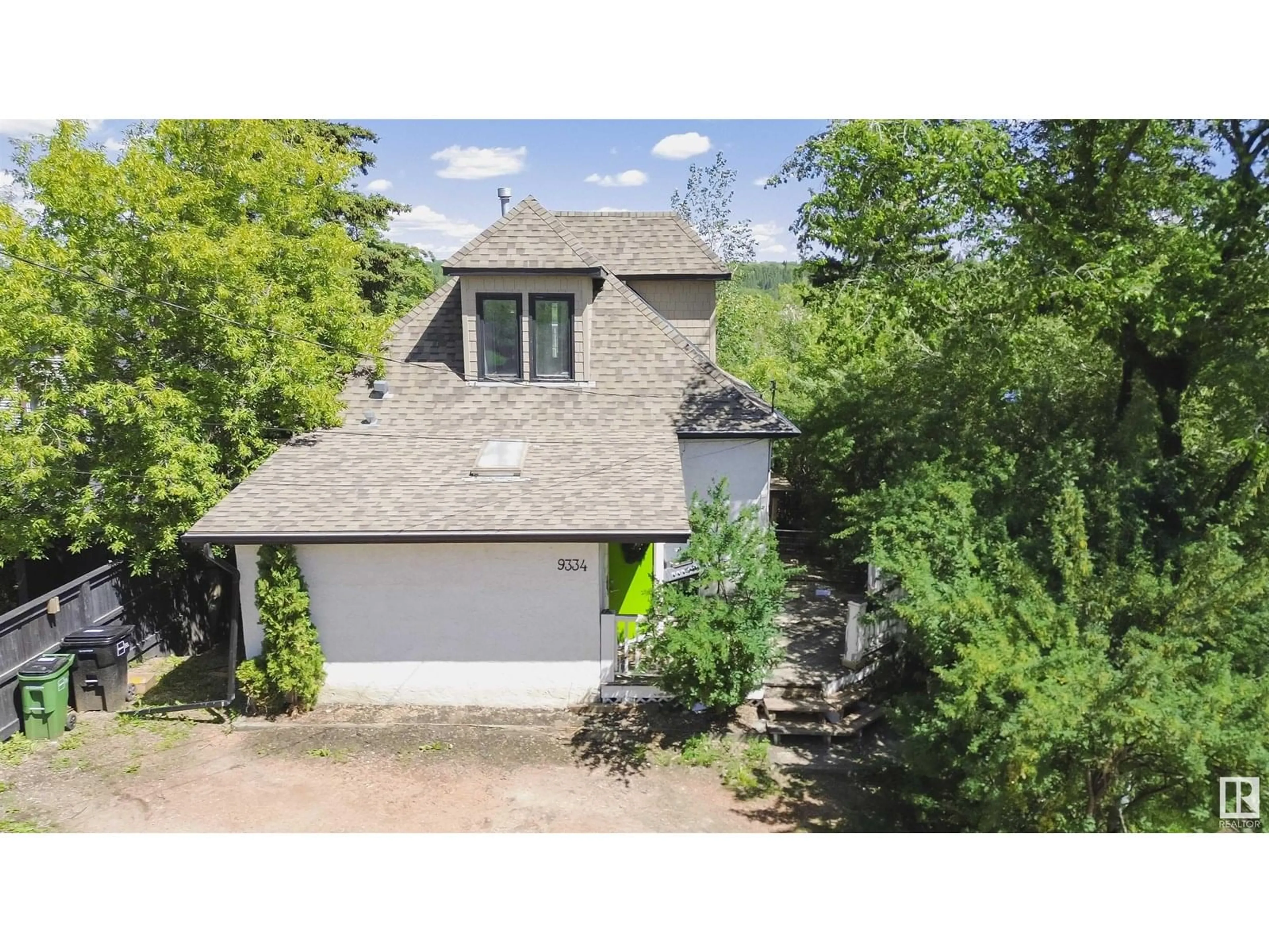 A pic from outside/outdoor area/front of a property/back of a property/a pic from drone, street for 9334 CAMERON AV, Edmonton Alberta T5H3R6