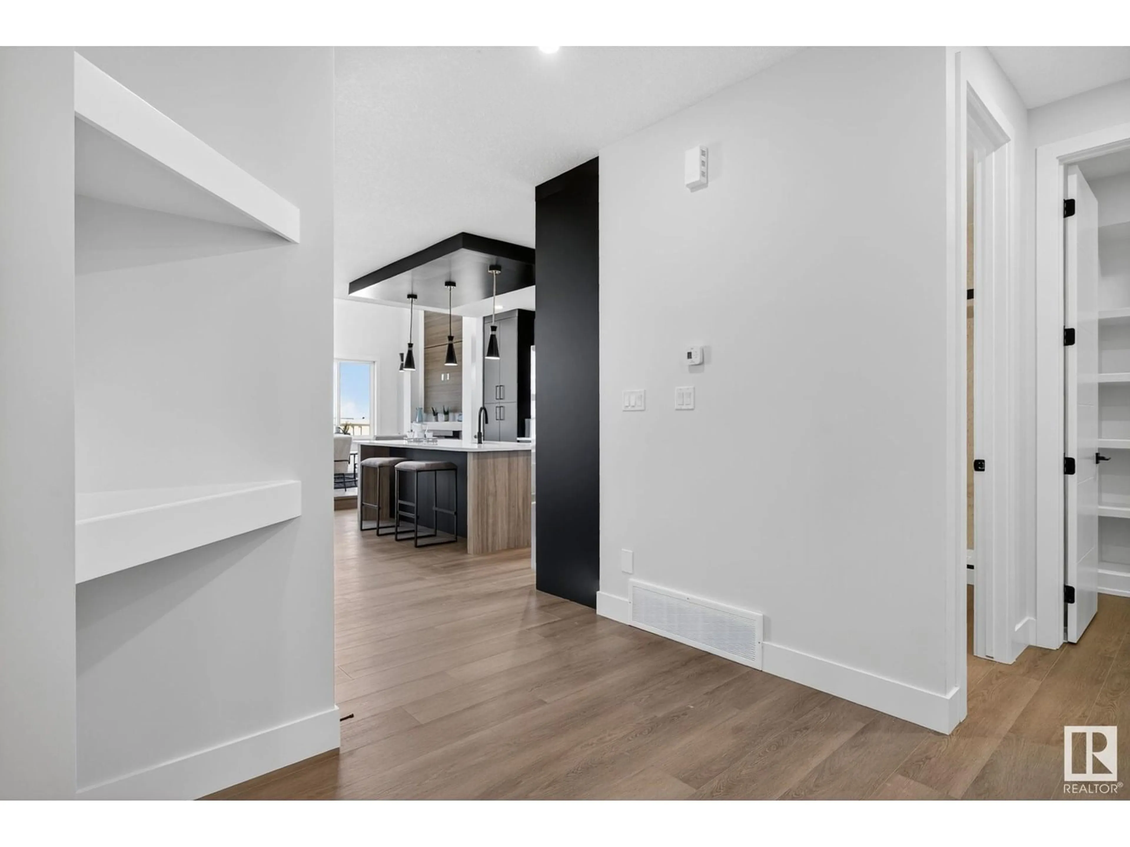 Indoor entryway for 8 EDGEFIELD WY, St. Albert Alberta T8N8A1