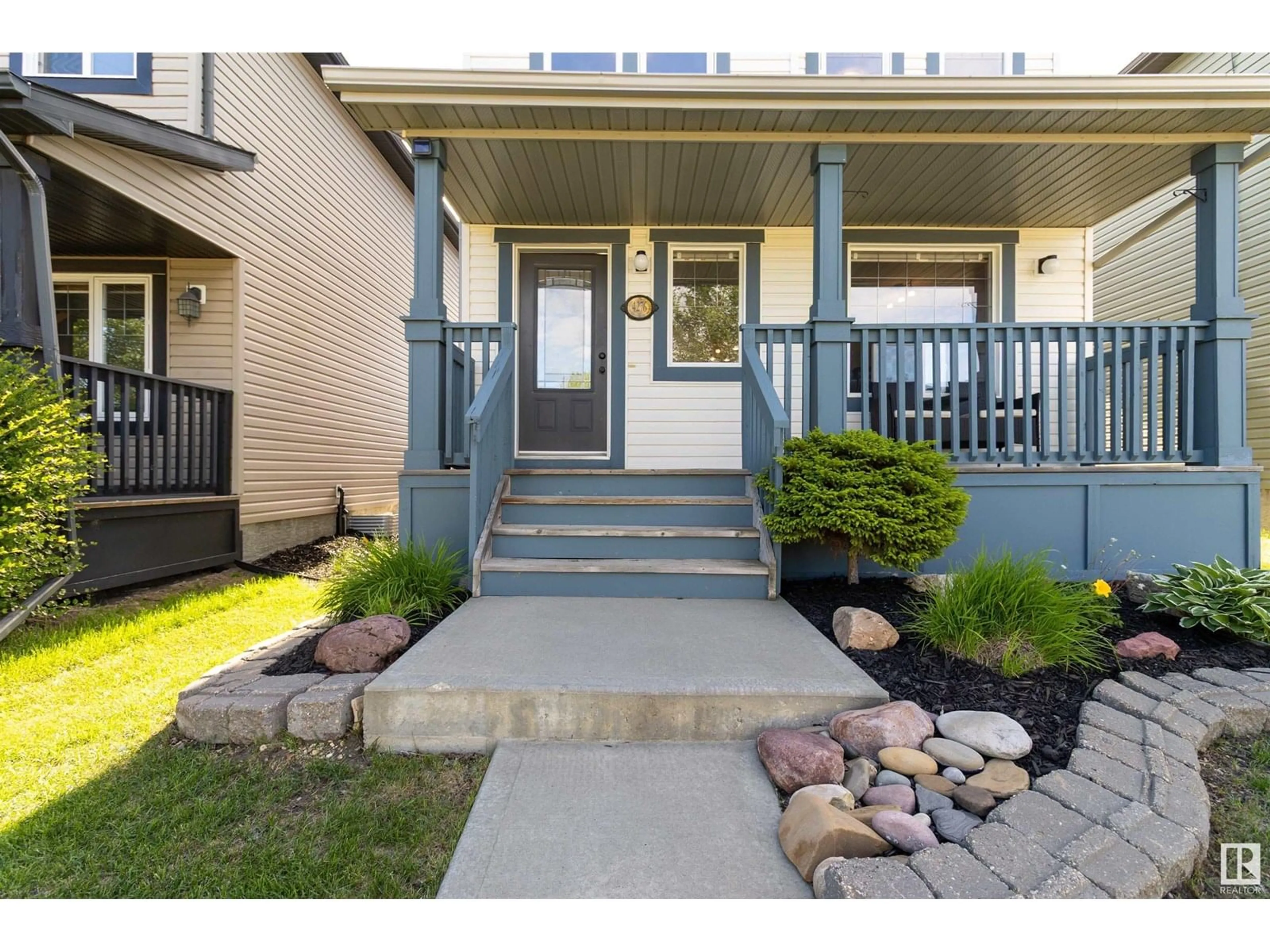 Indoor entryway for 4276 SUMMERLAND DR, Sherwood Park Alberta T8H0K4