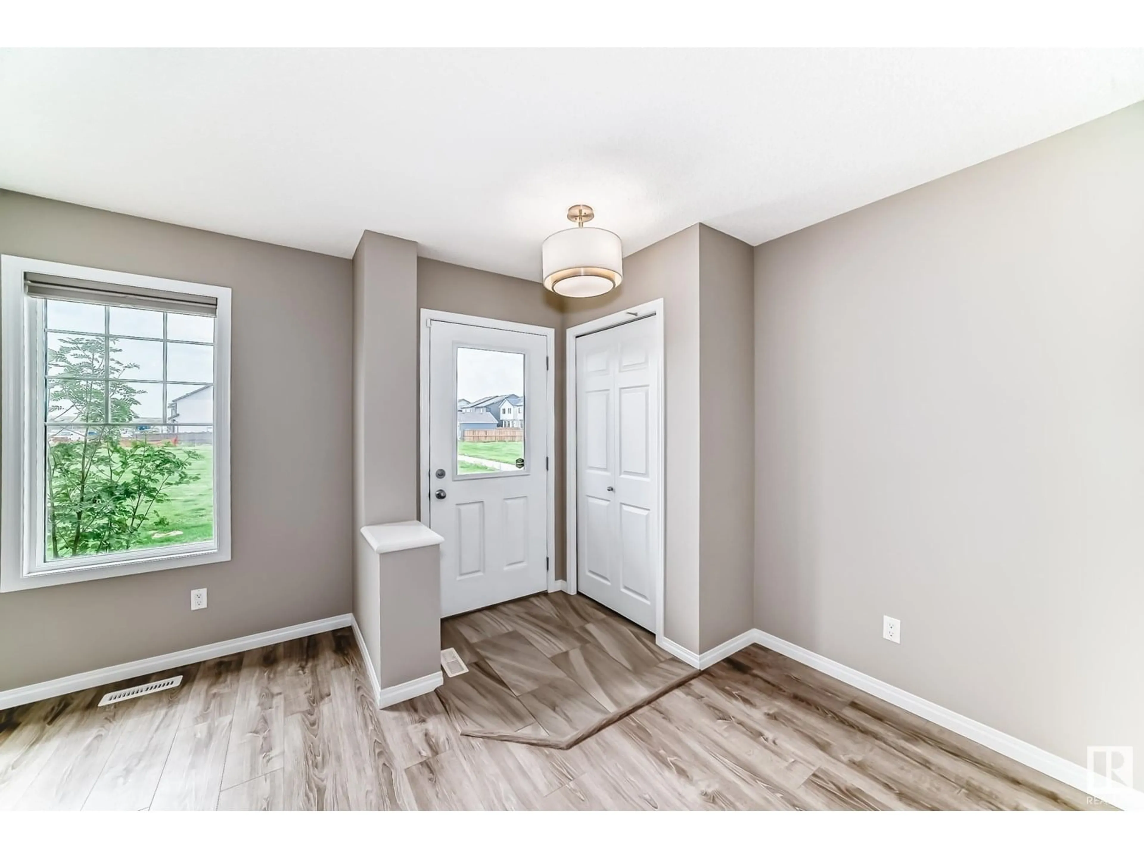 Indoor entryway for 2271 PRICE LN, Edmonton Alberta T6W3P9
