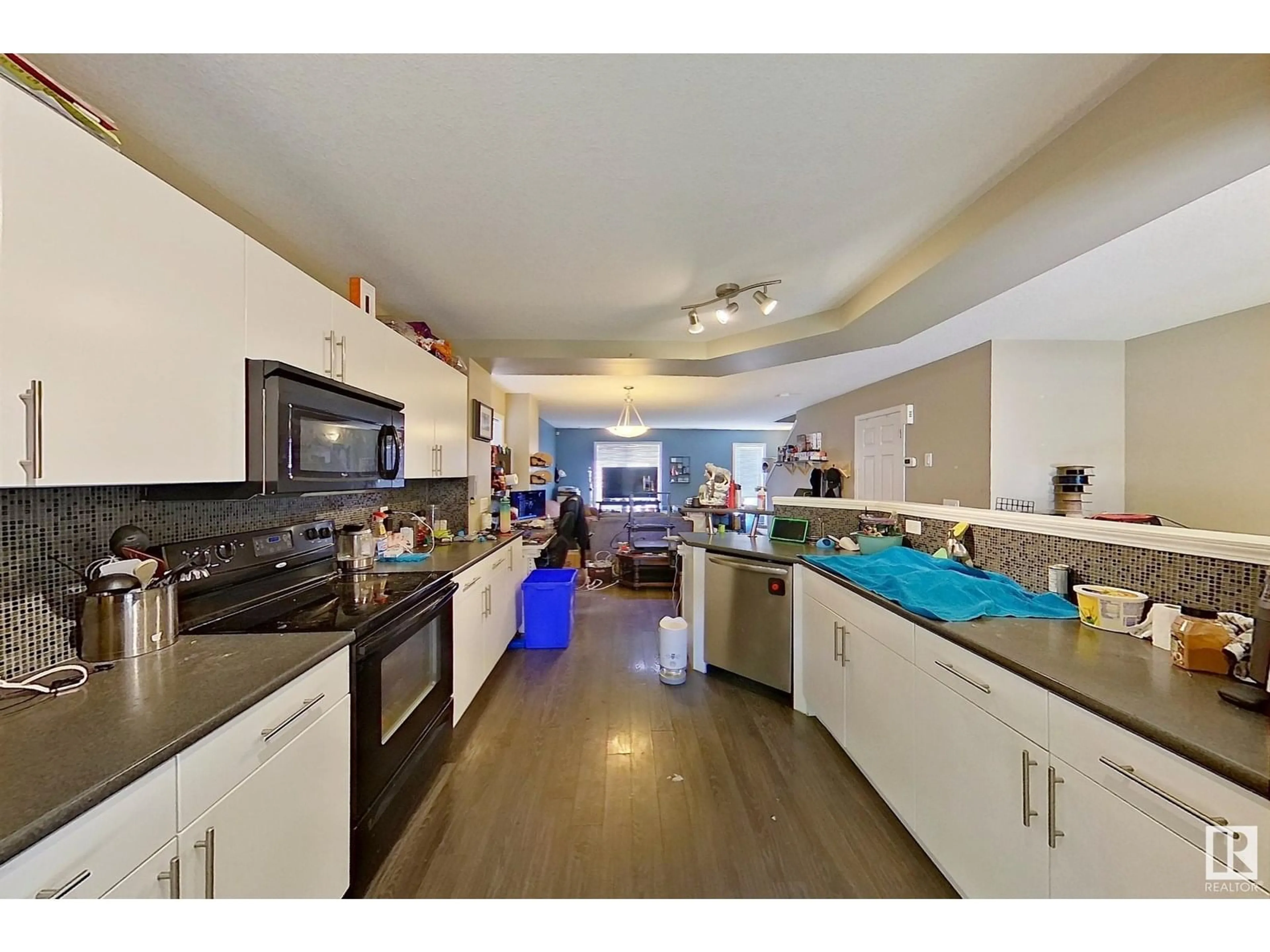 Open concept kitchen, unknown for 1641 TOWNE CENTRE BV, Edmonton Alberta T6R0S3