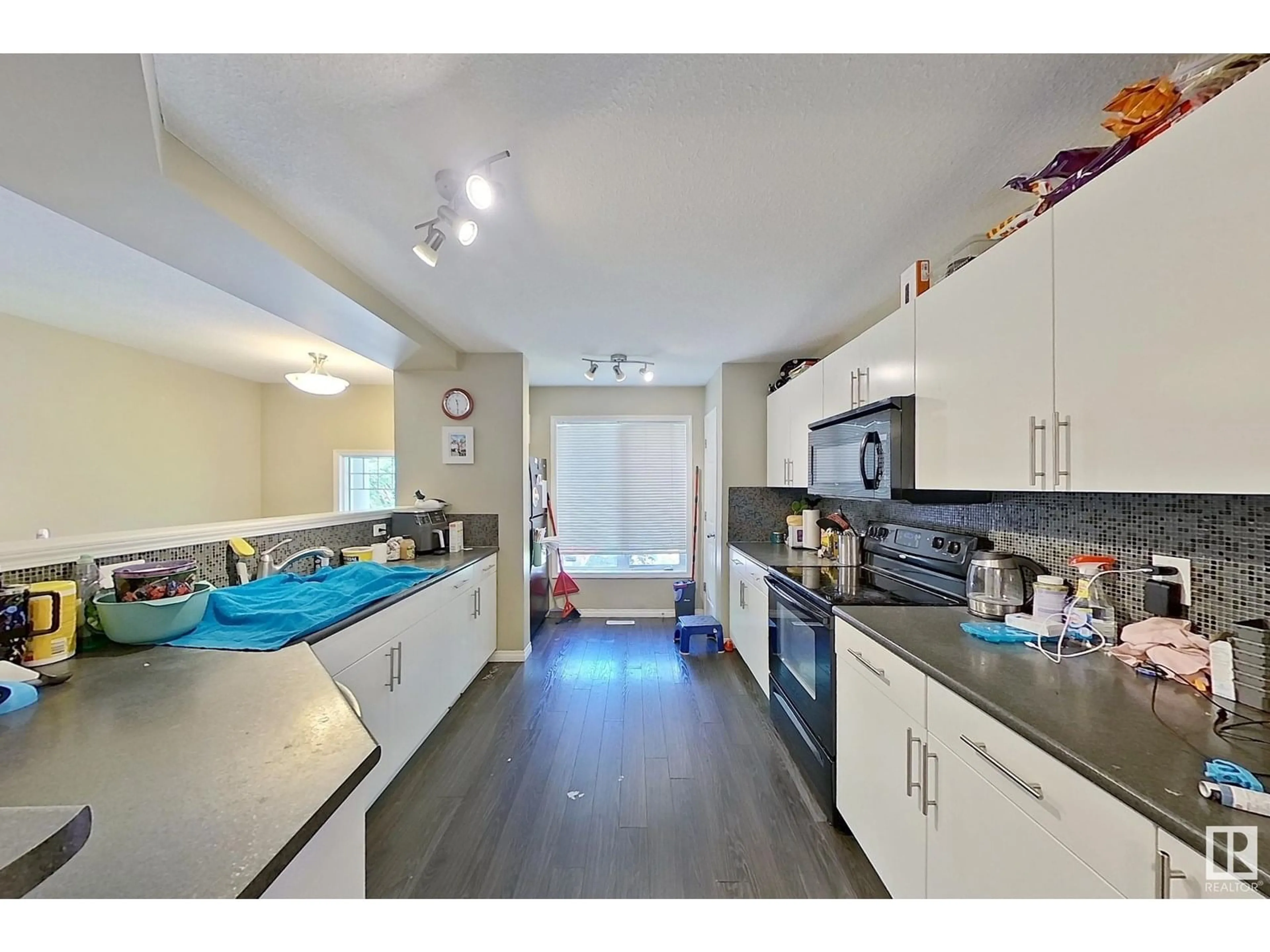 Open concept kitchen, unknown for 1641 TOWNE CENTRE BV, Edmonton Alberta T6R0S3