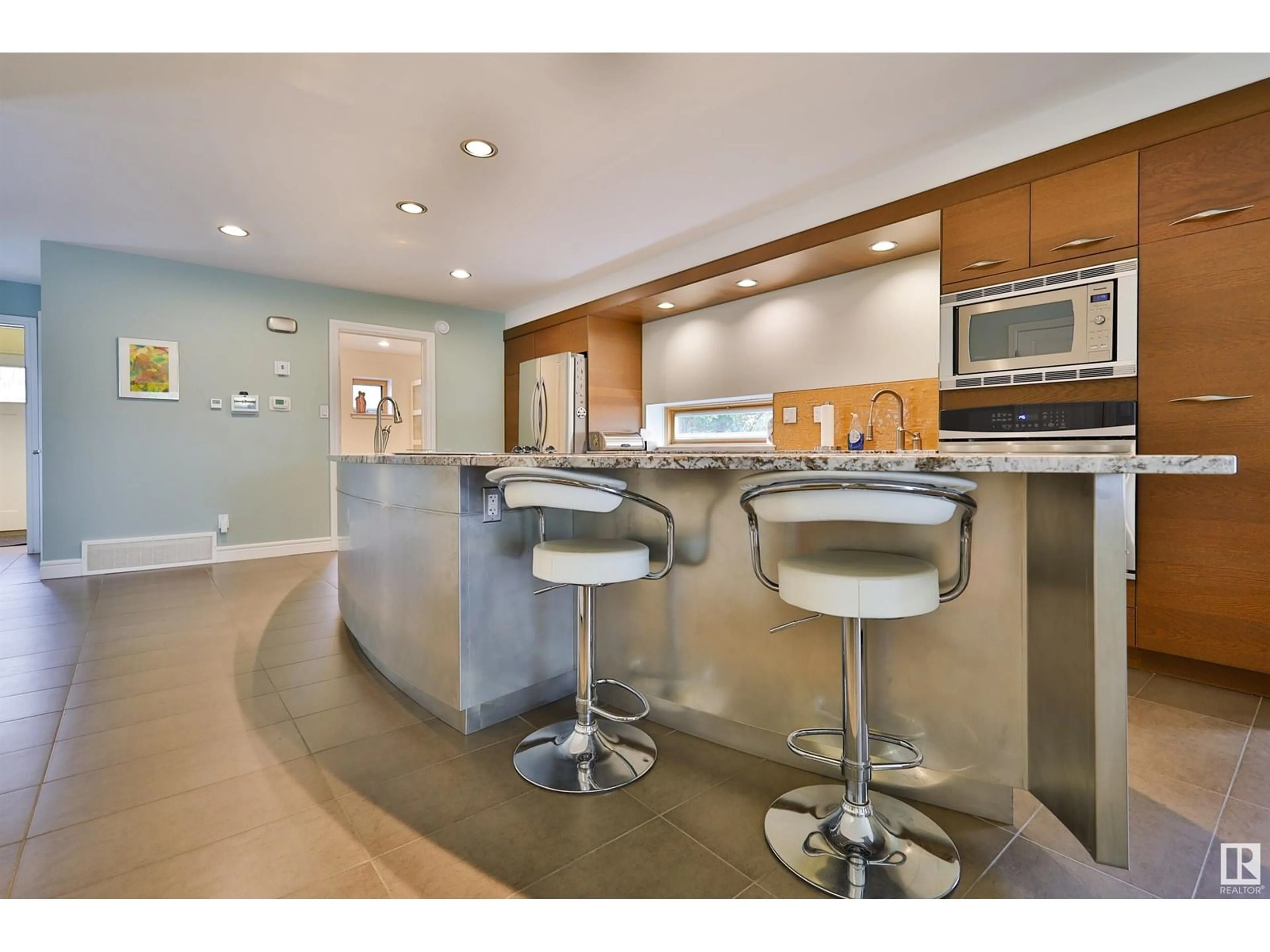 Open concept kitchen, ceramic/tile floor for 11528 72 AV, Edmonton Alberta T6G0B8