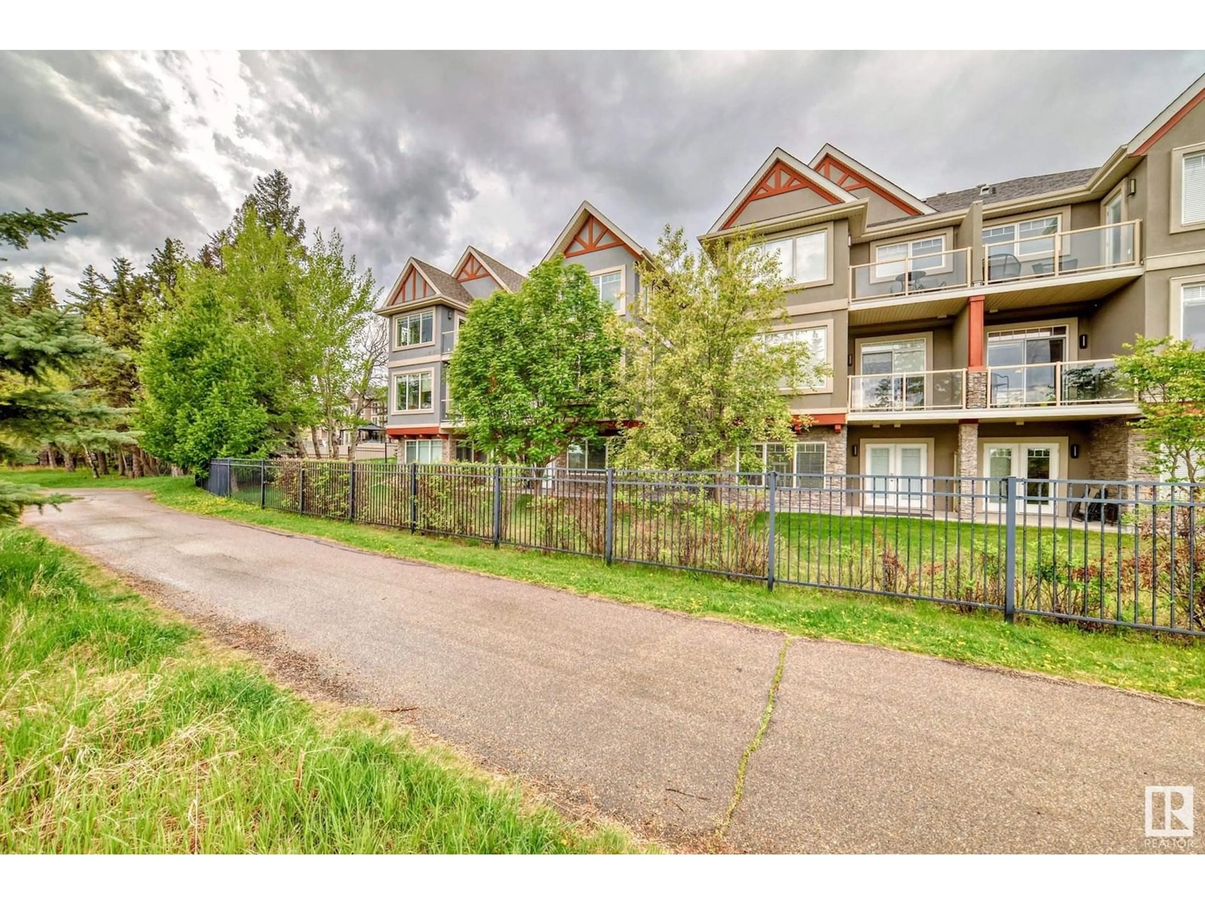 Patio, street for 1673 JAMES MOWATT TR, Edmonton Alberta T6W0J7