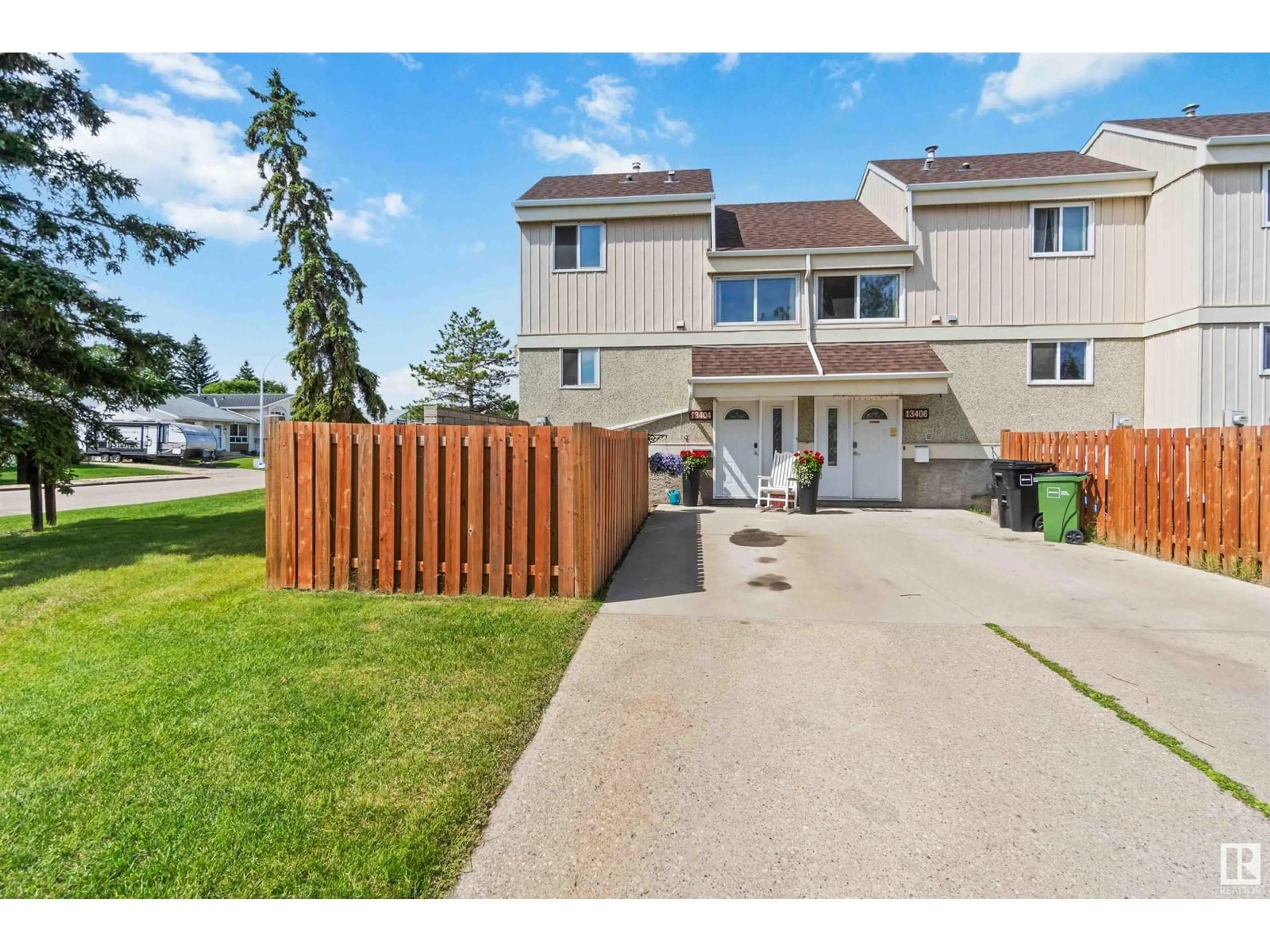 Patio, street for 13404 41 ST, Edmonton Alberta T5A3M3