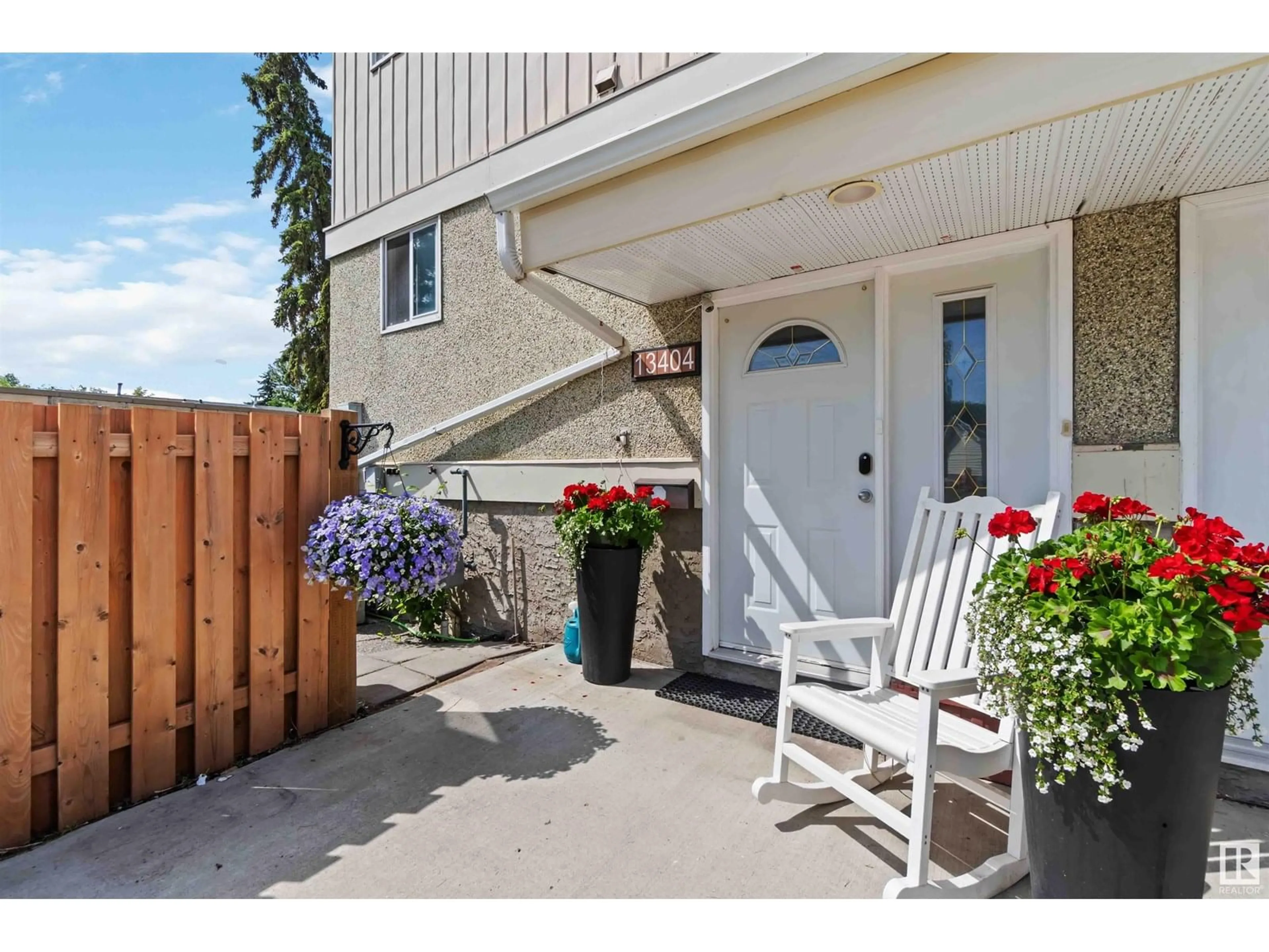 Patio, street for 13404 41 ST, Edmonton Alberta T5A3M3