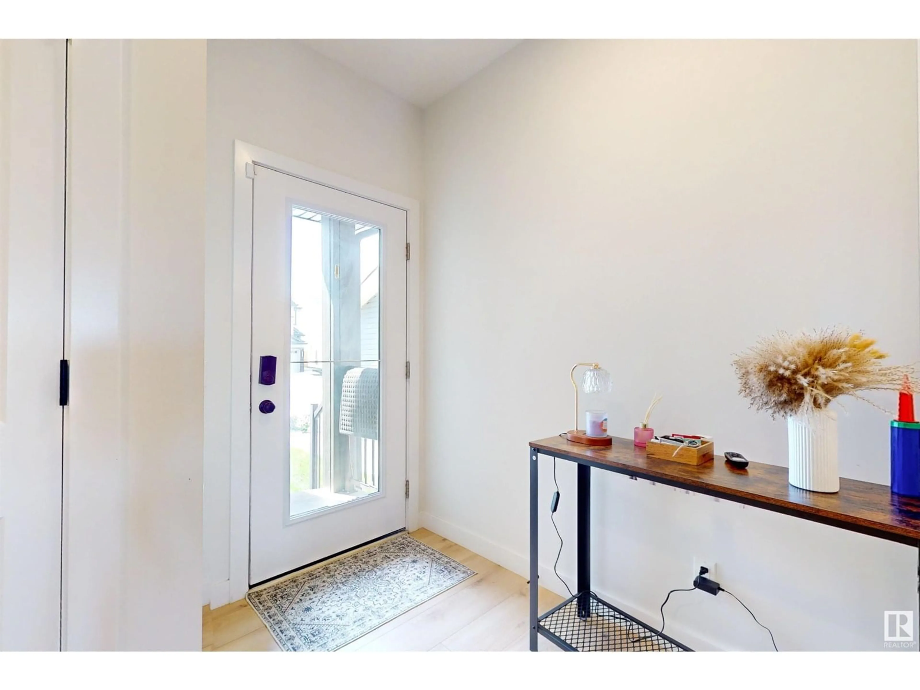 Indoor entryway for 3453 CRAIG LANDING LD, Edmonton Alberta T6W5H2