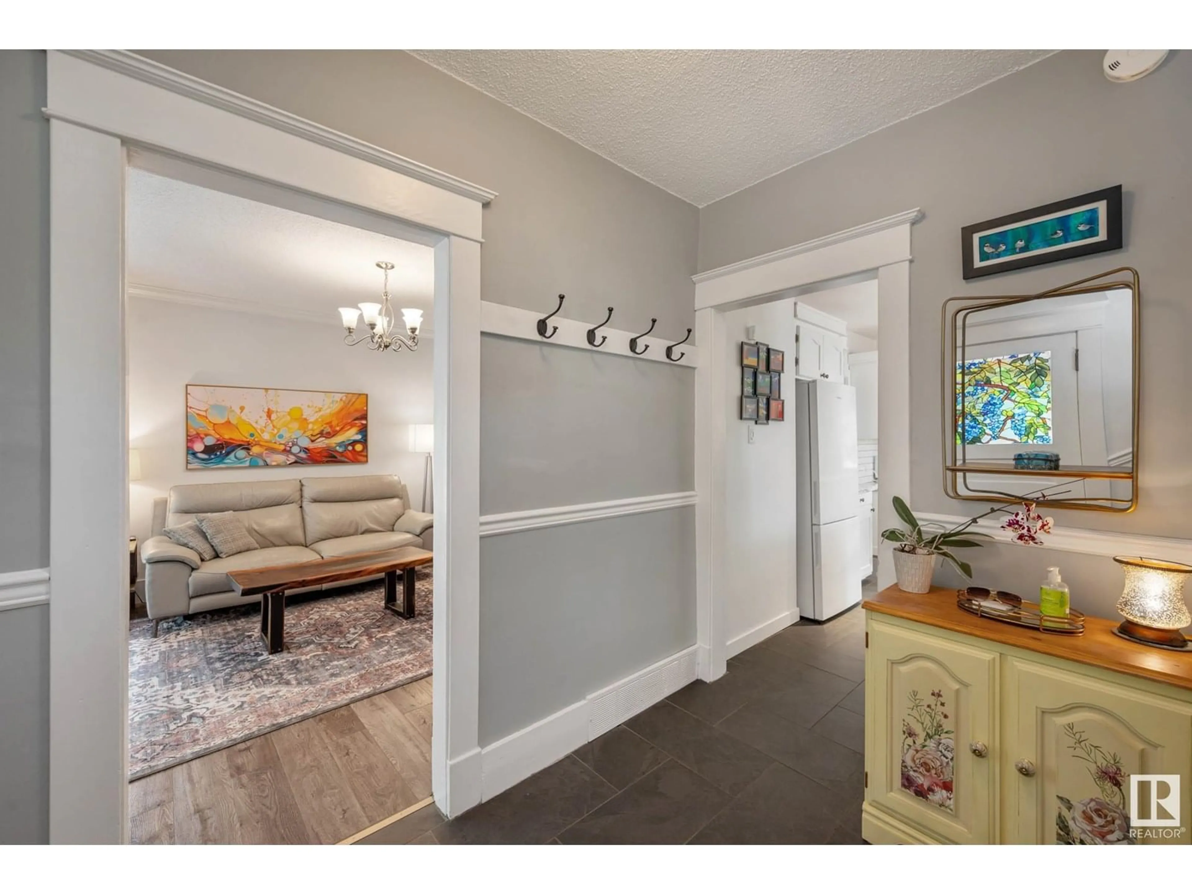 Indoor entryway for NW - 11118 125 ST, Edmonton Alberta T5M0M3
