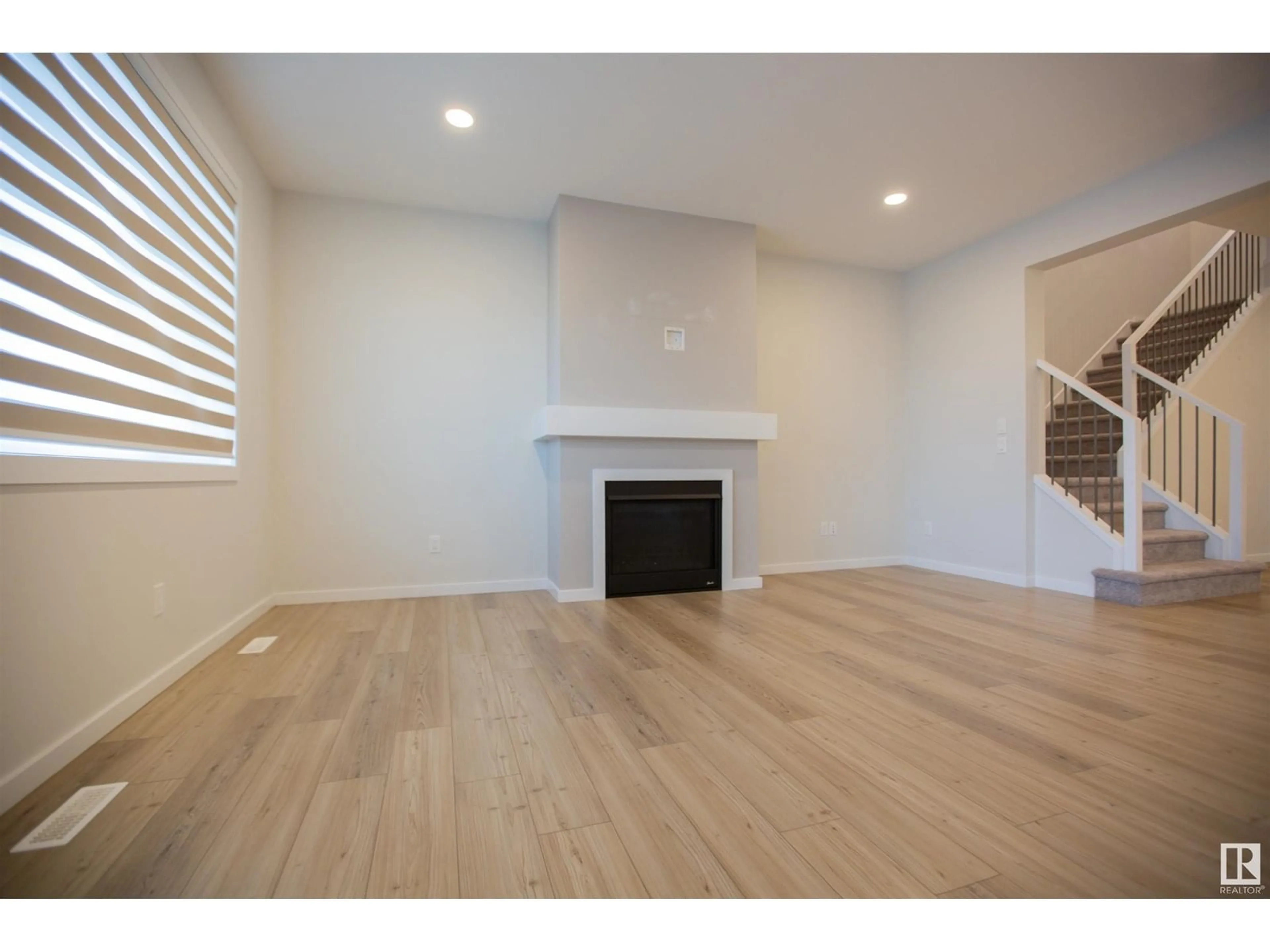 A pic of a room for NW - 2815 200 ST, Edmonton Alberta T6M0W8