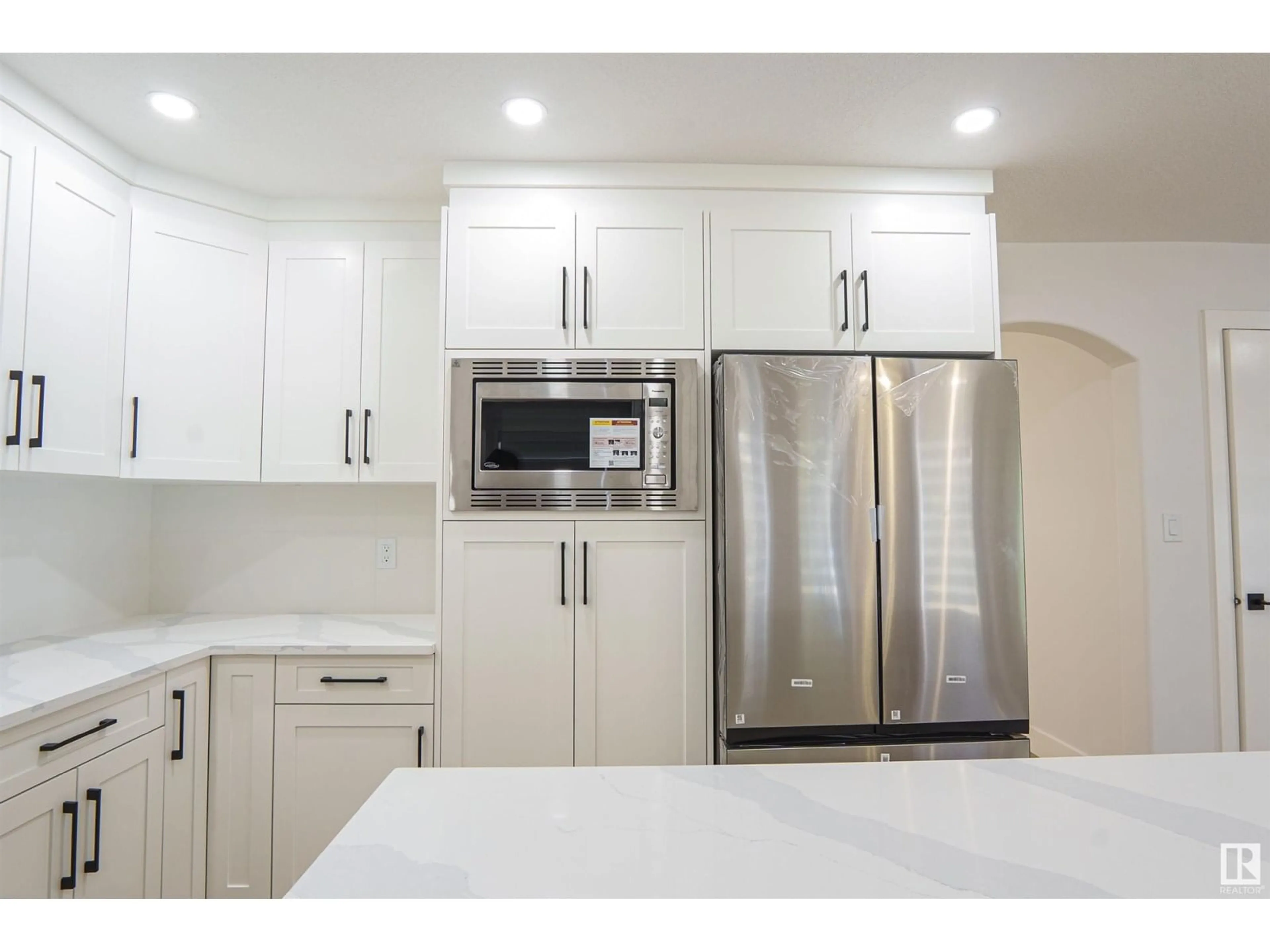 Unknown for 370 HEATH RD, Edmonton Alberta T6R2T8