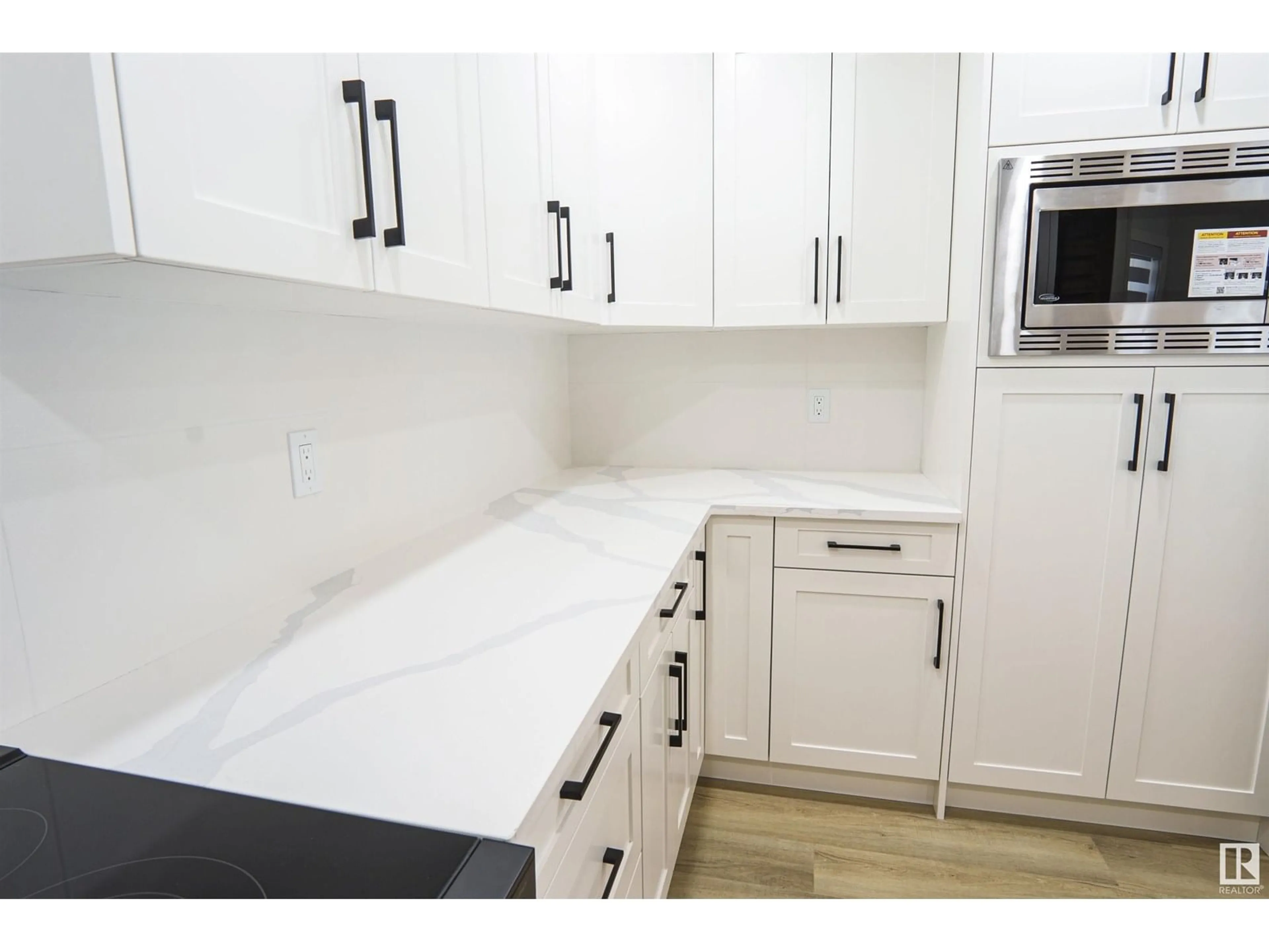 Unknown for 370 HEATH RD, Edmonton Alberta T6R2T8