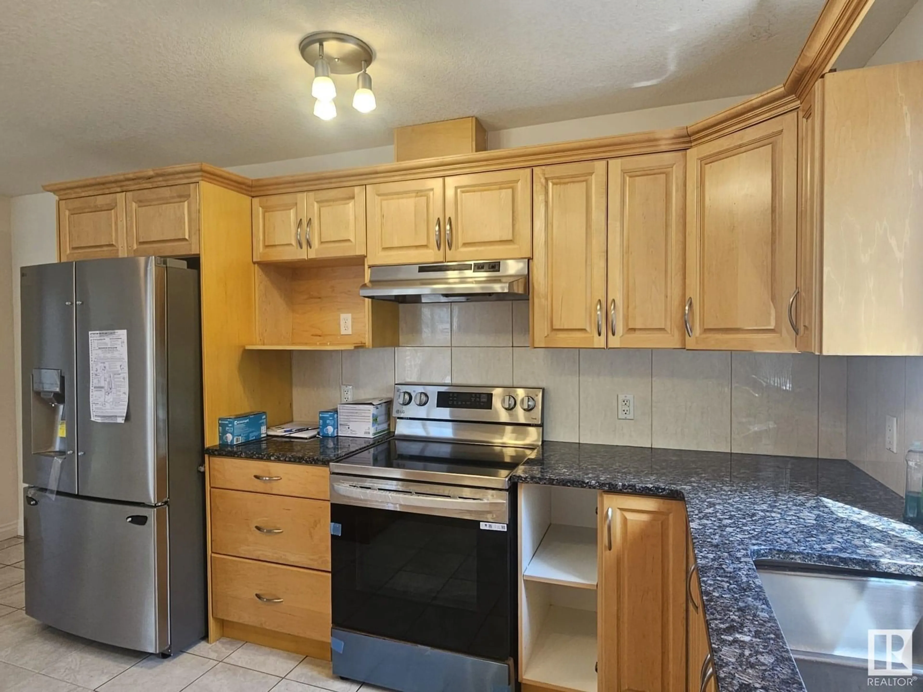 Standard kitchen, unknown for 6511 109 ST, Edmonton Alberta T6H3B5
