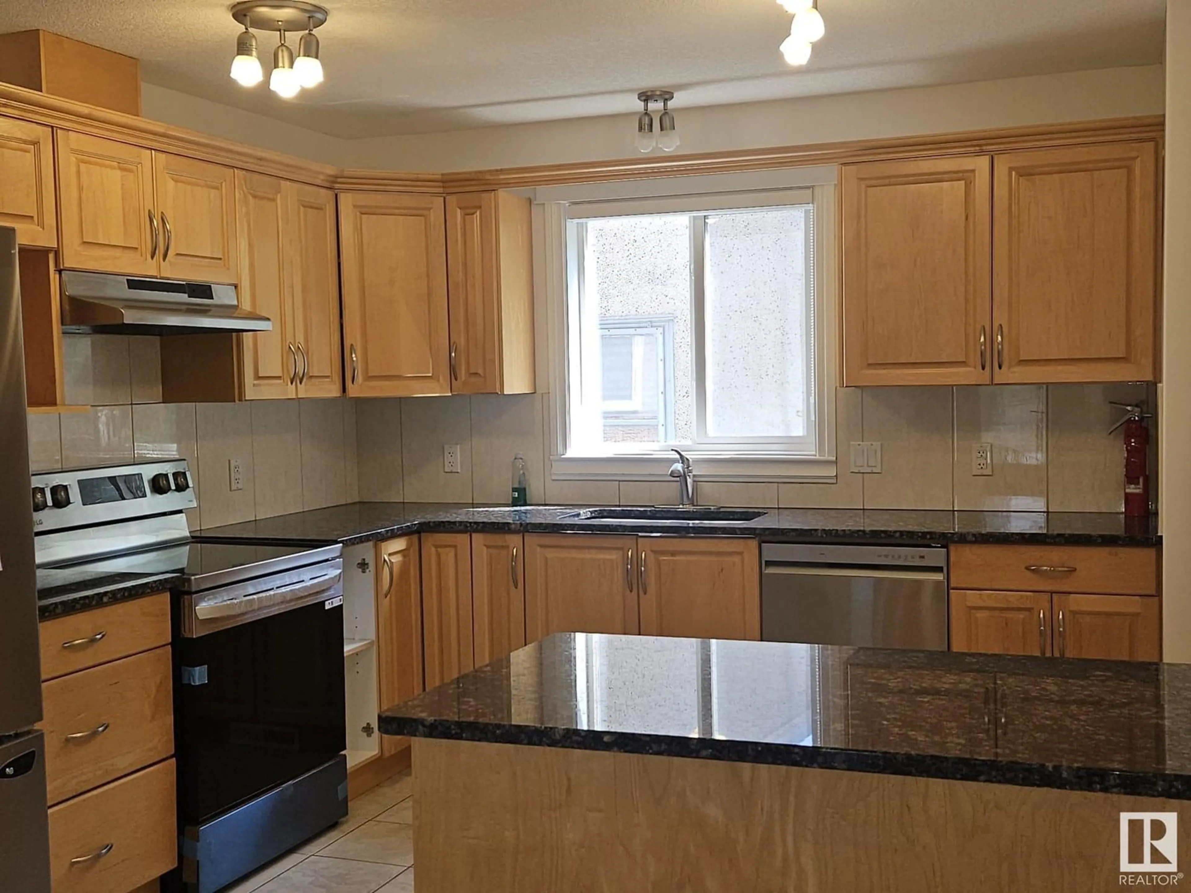 Standard kitchen, unknown for 6511 109 ST, Edmonton Alberta T6H3B5