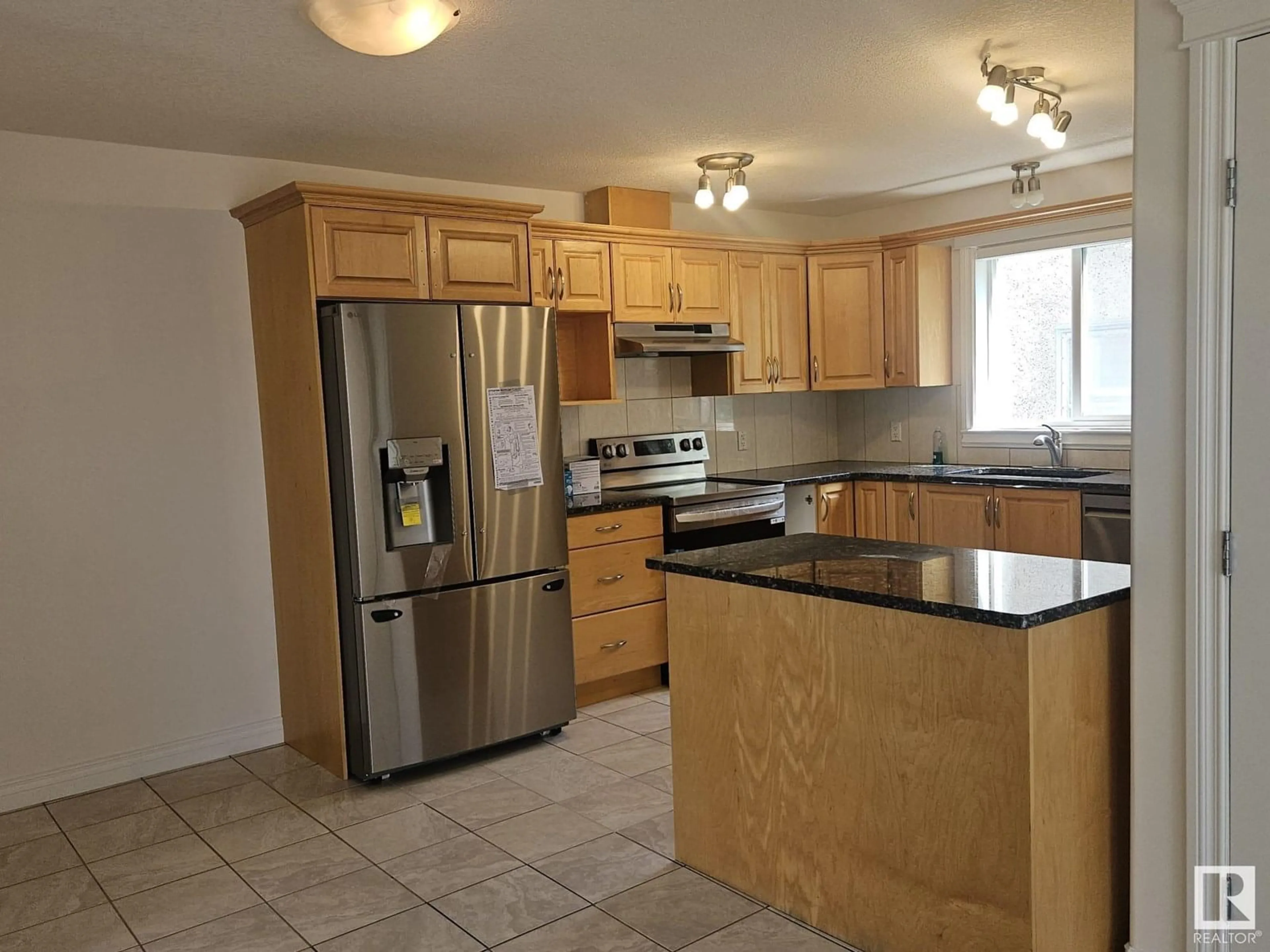 Standard kitchen, unknown for 6511 109 ST, Edmonton Alberta T6H3B5
