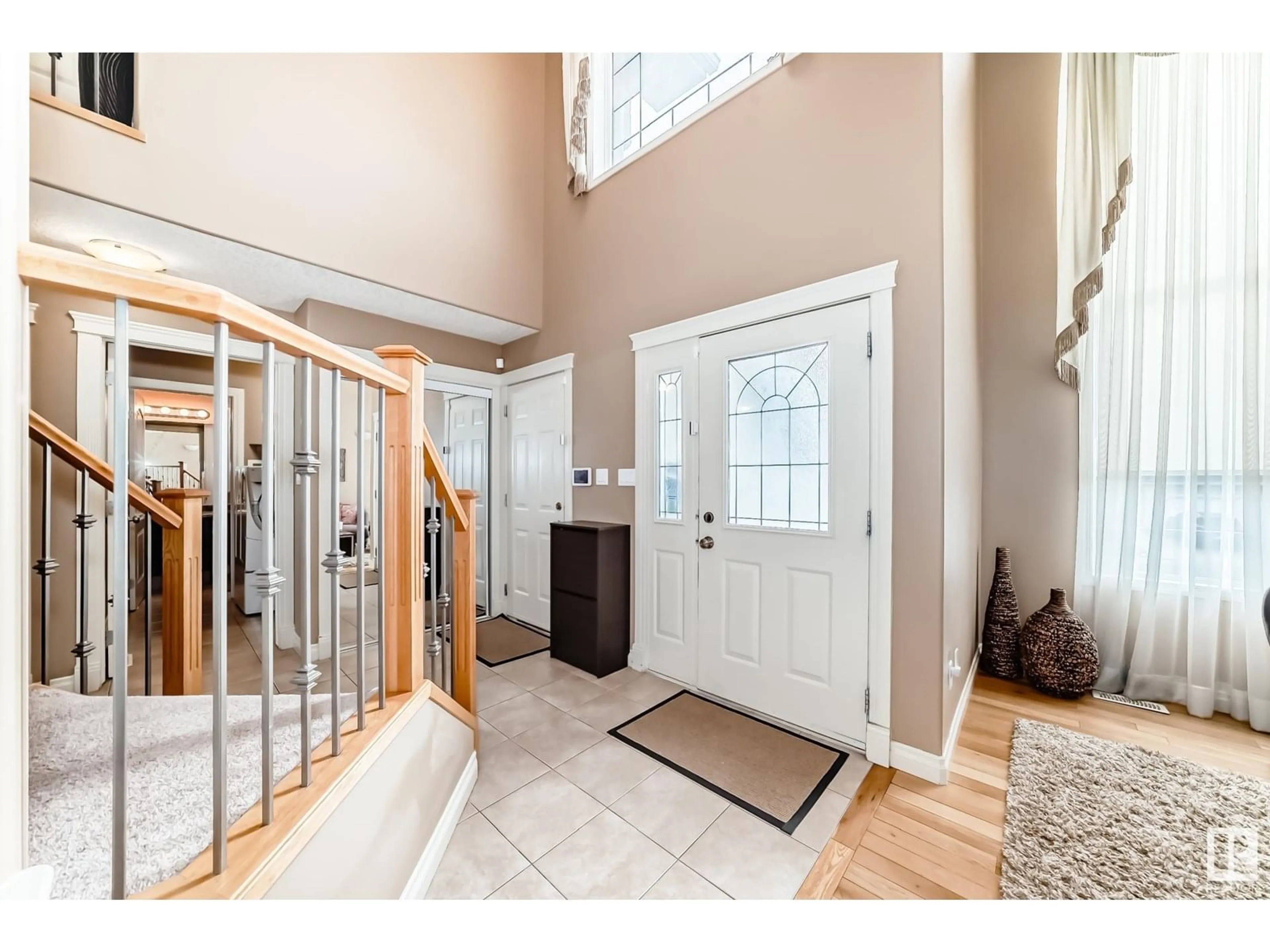 Indoor entryway for NW - 16433 61A ST, Edmonton Alberta T5Y3N2