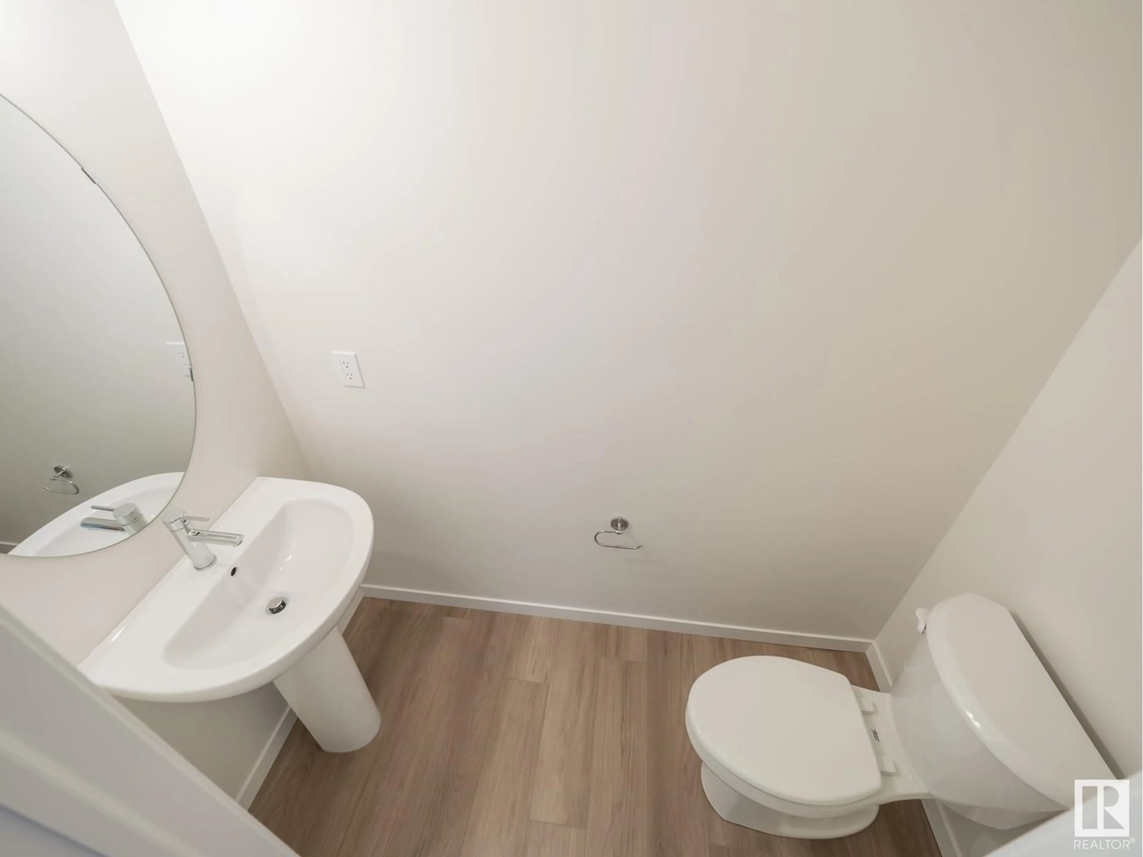 A pic of a room for NW - 22403 90 AV, Edmonton Alberta T5T7X2