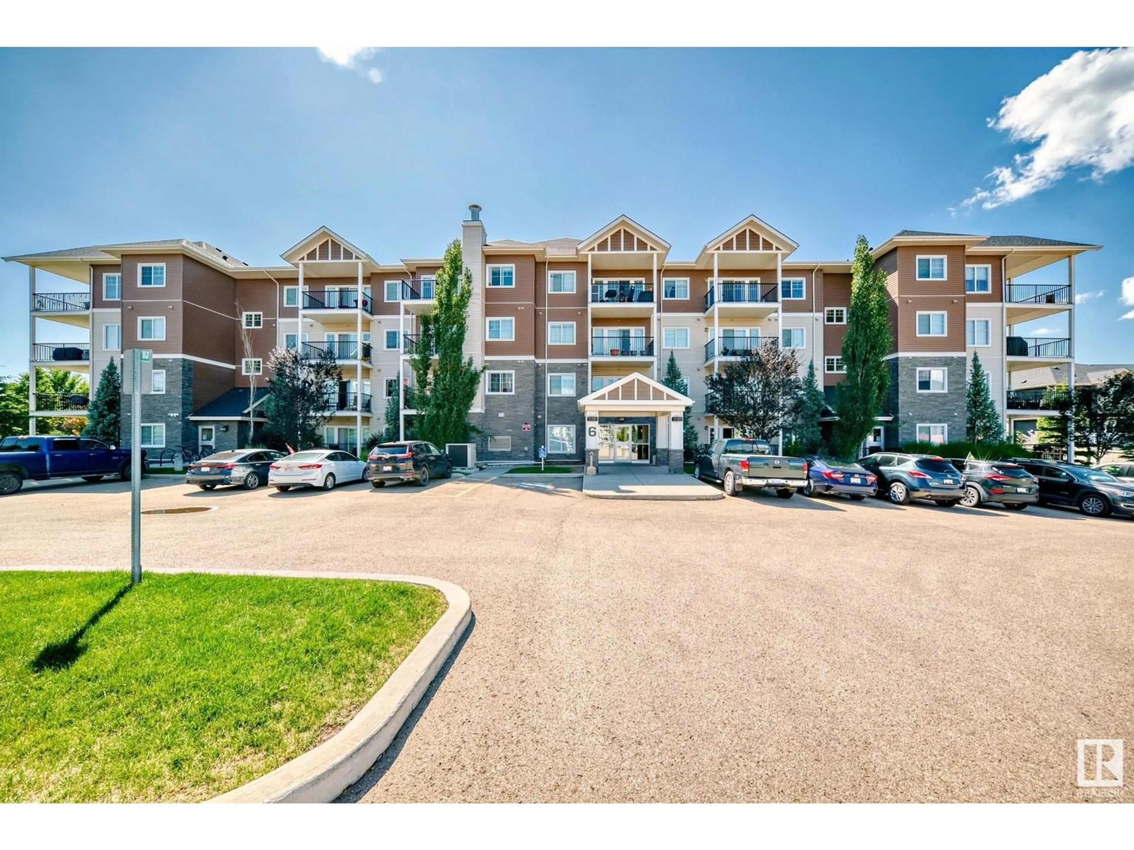 A pic from outside/outdoor area/front of a property/back of a property/a pic from drone, unknown for 3205 AUGUSTINE CR, Sherwood Park Alberta T8H8H0