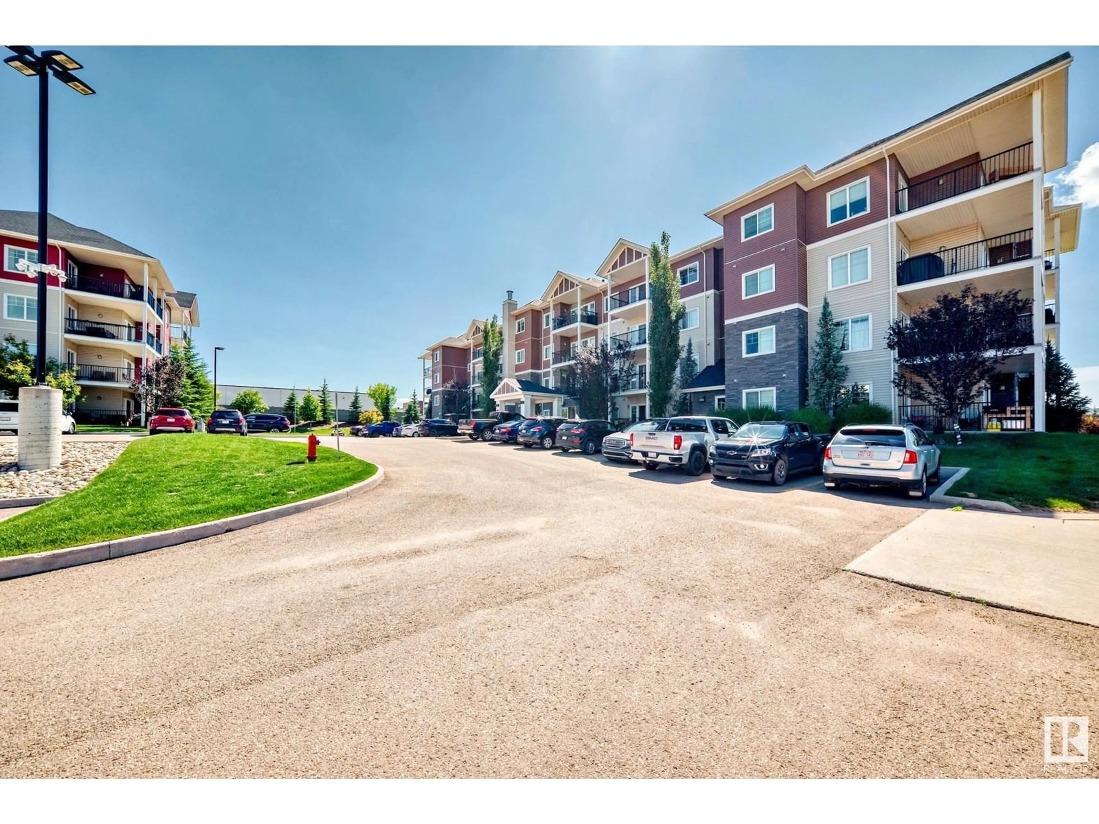 A pic from outside/outdoor area/front of a property/back of a property/a pic from drone, unknown for 3205 AUGUSTINE CR, Sherwood Park Alberta T8H8H0