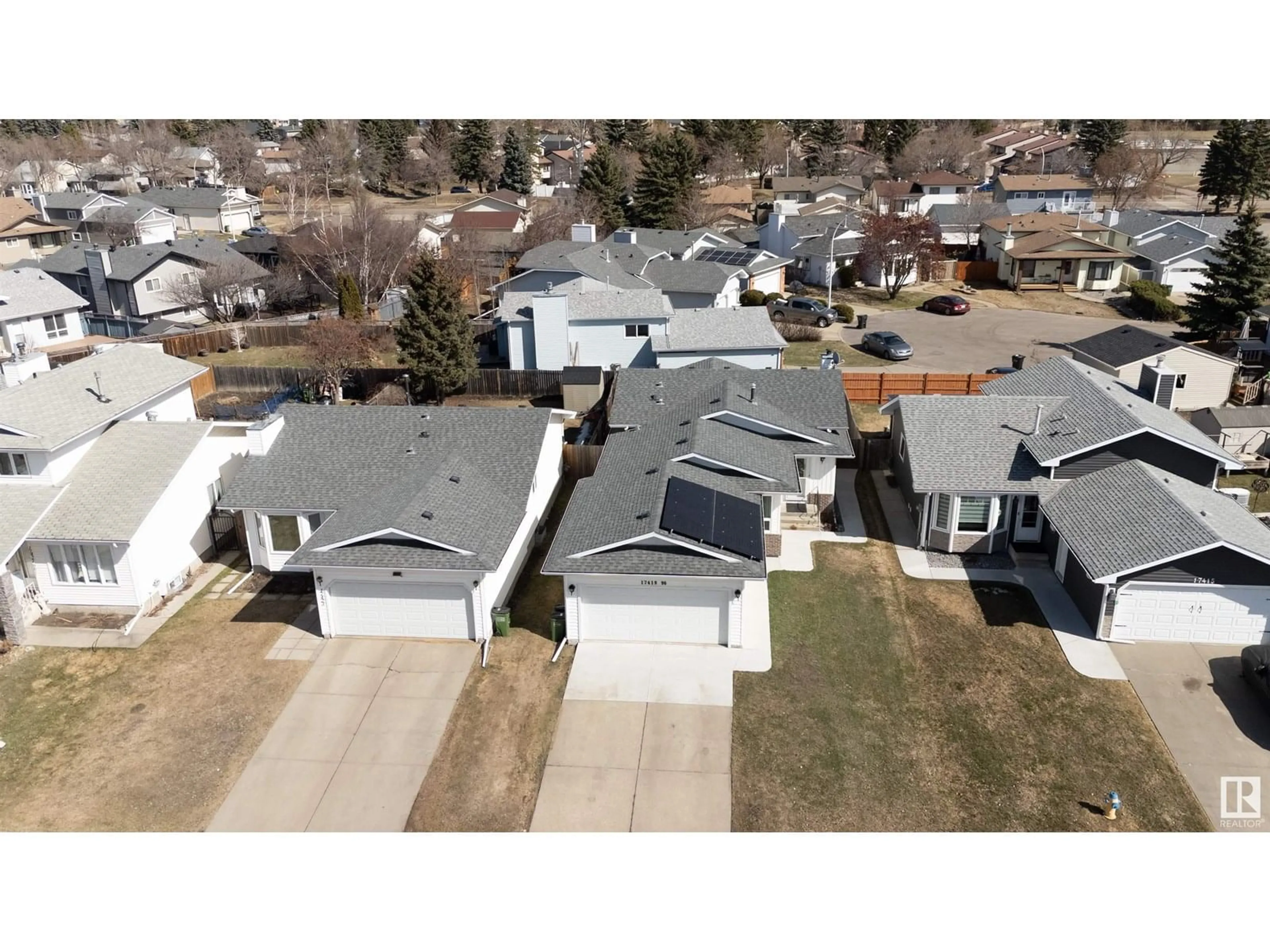 A pic from outside/outdoor area/front of a property/back of a property/a pic from drone, street for 17419 96 ST, Edmonton Alberta T5Z2B5