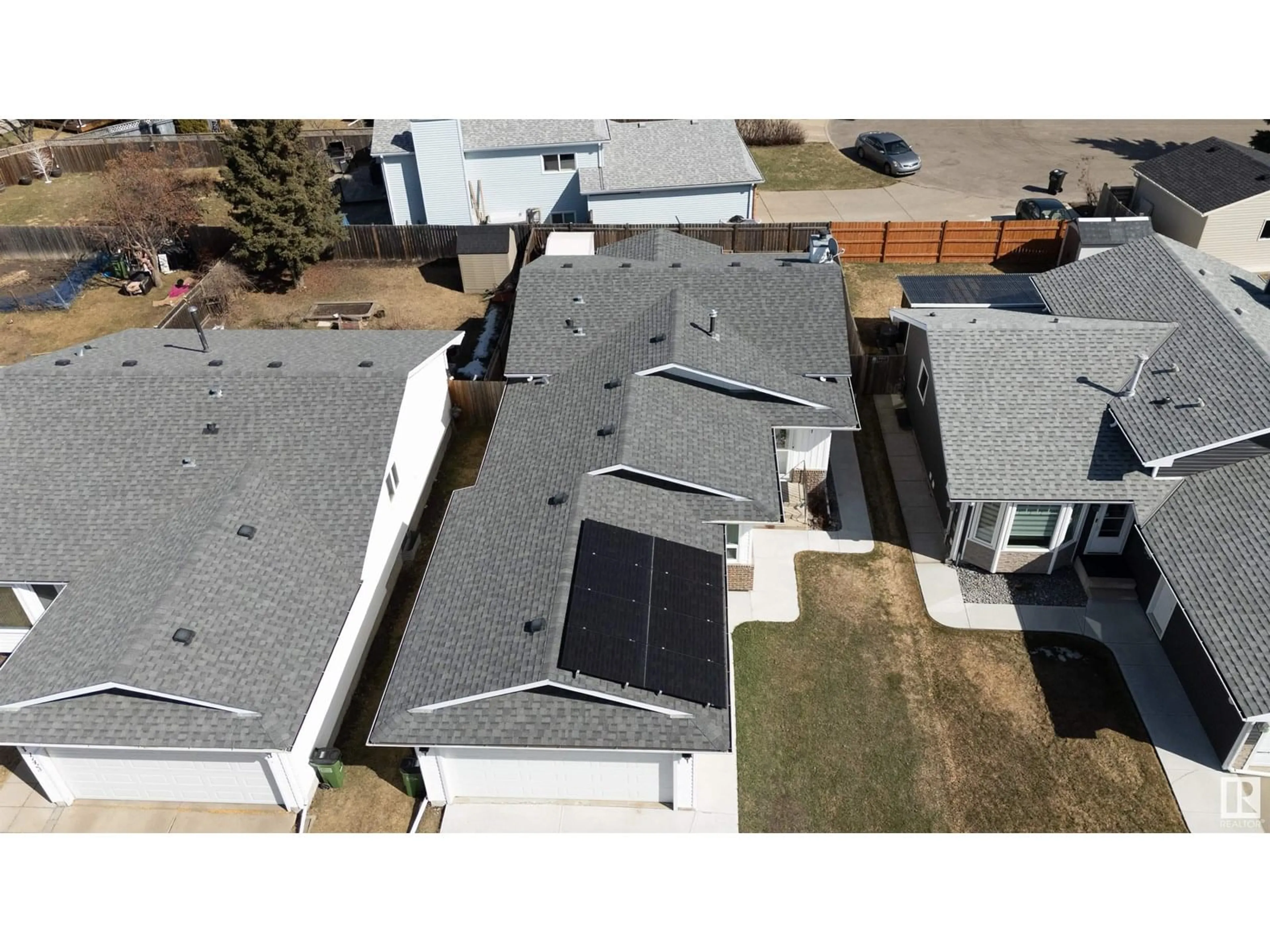A pic from outside/outdoor area/front of a property/back of a property/a pic from drone, street for 17419 96 ST, Edmonton Alberta T5Z2B5