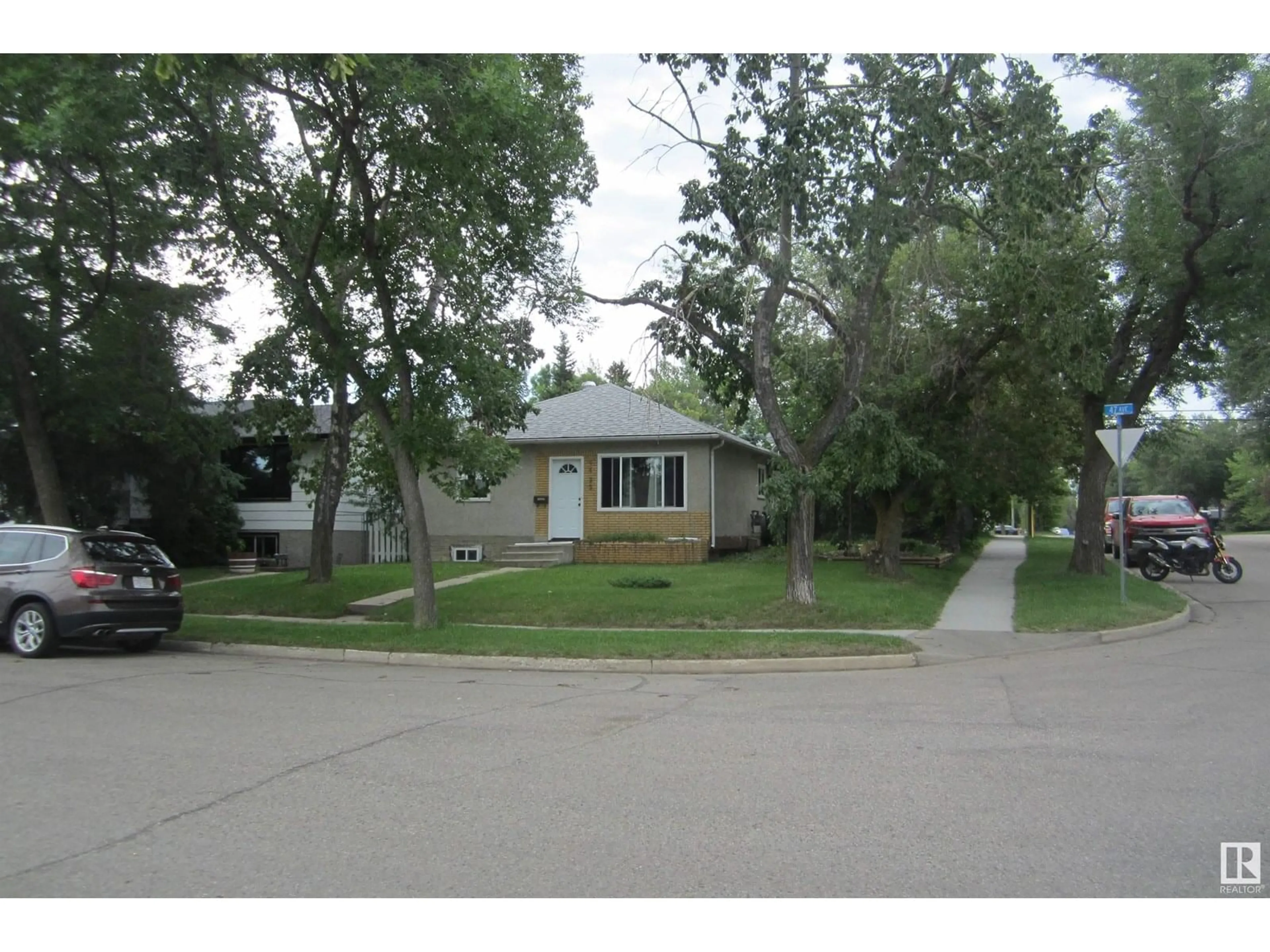Unknown for 4423 47TH AV, Leduc Alberta T9E5T1