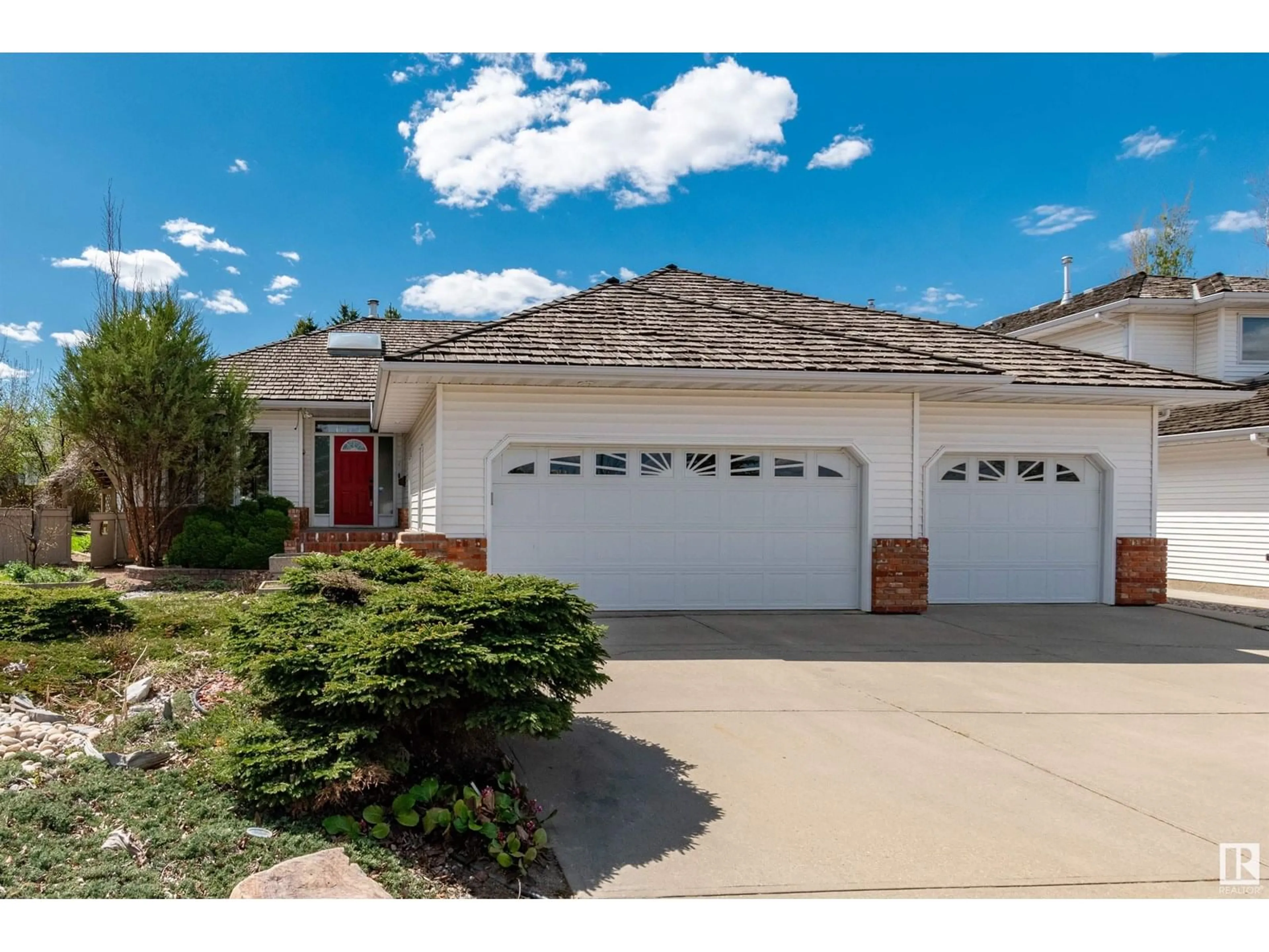 Home with vinyl exterior material, street for 485 REGENCY DR, Sherwood Park Alberta T8A5N1
