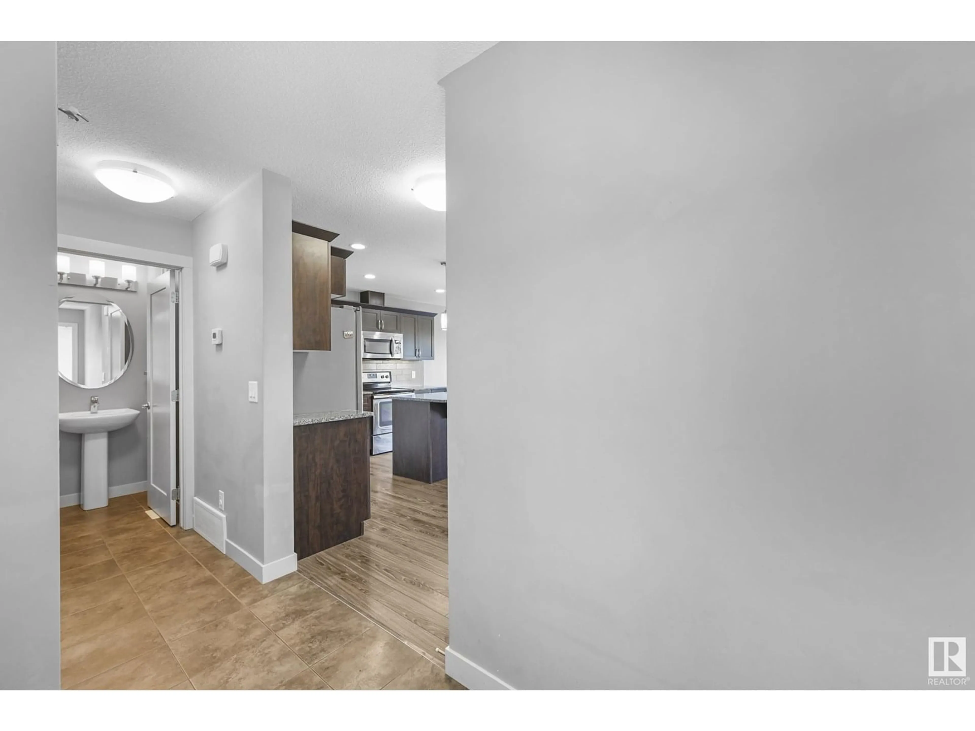 Unknown for 16704 14 AV, Edmonton Alberta T6W3C3