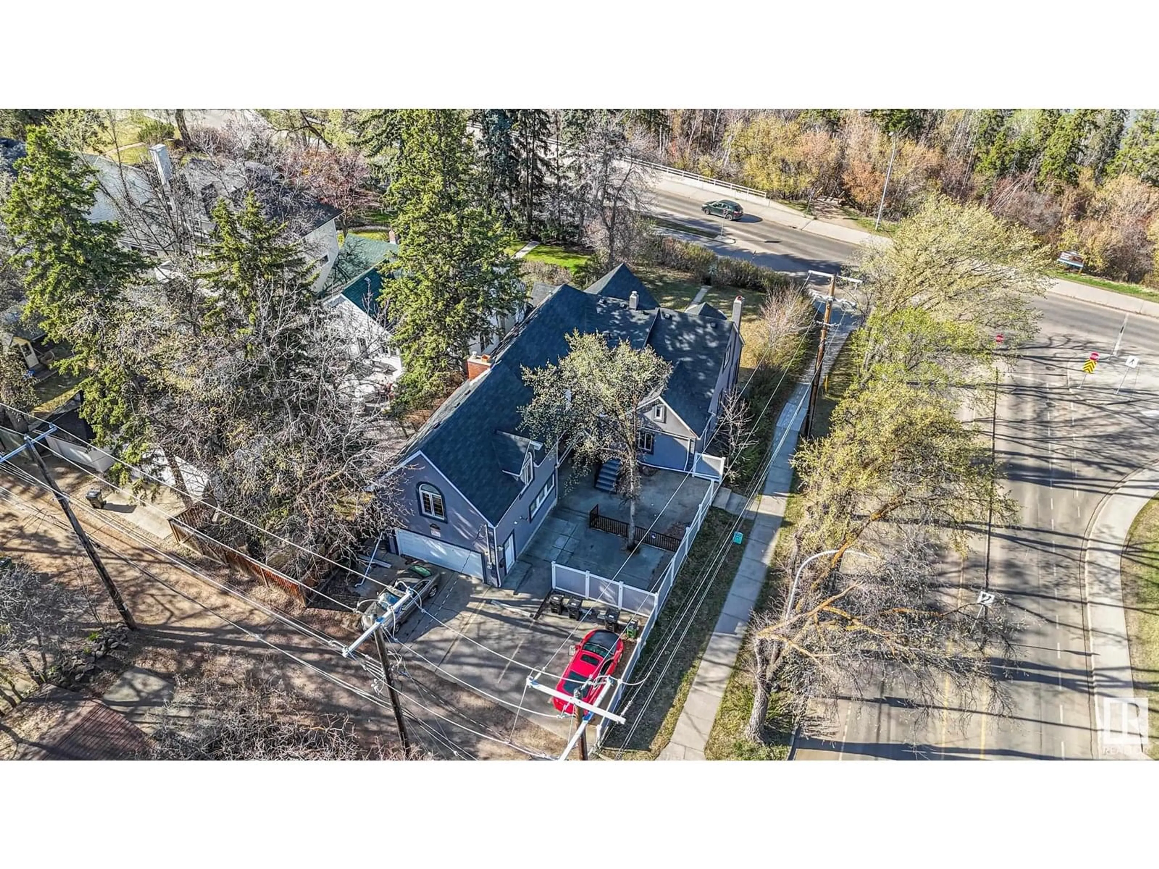 A pic from outside/outdoor area/front of a property/back of a property/a pic from drone, street for 11603 SASKATCHEWAN DR, Edmonton Alberta T6G2B5