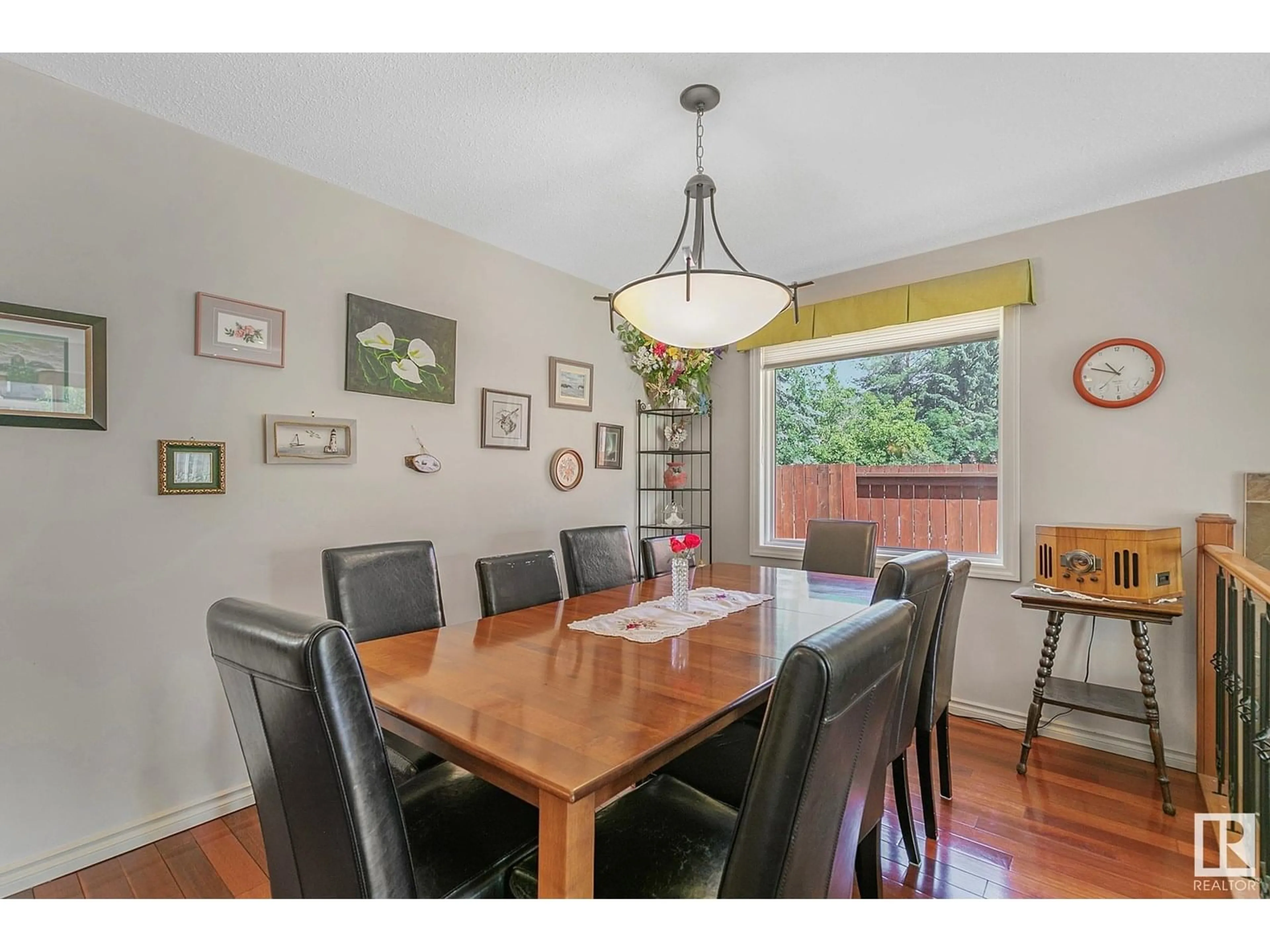 Dining room, wood/laminate floor for 208 GARIEPY CR, Edmonton Alberta T6M1A2