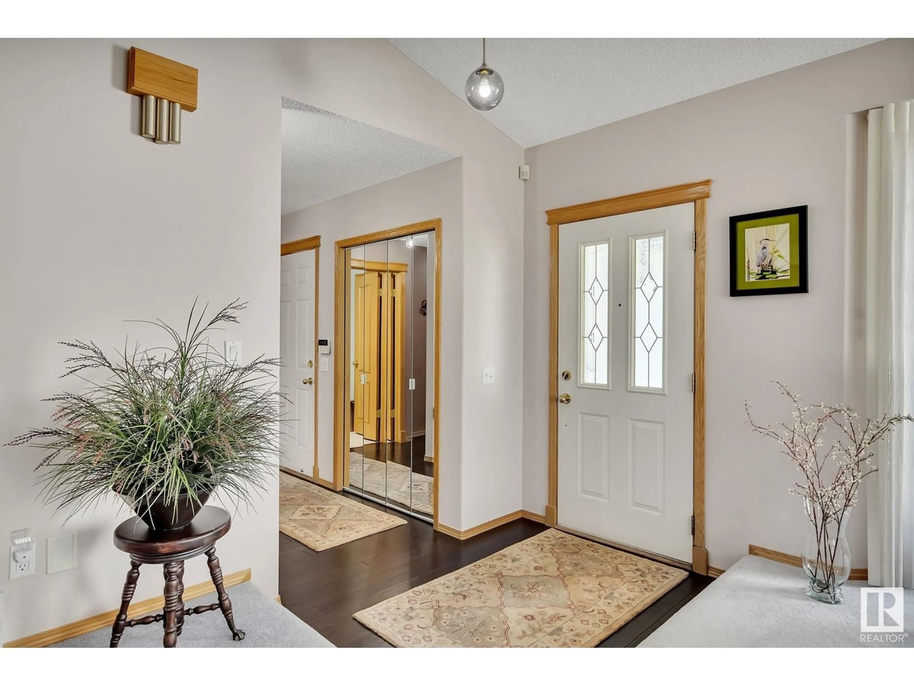 Indoor foyer for 75 IRONWOOD FAIRWAY, Stony Plain Alberta T7Z2K8