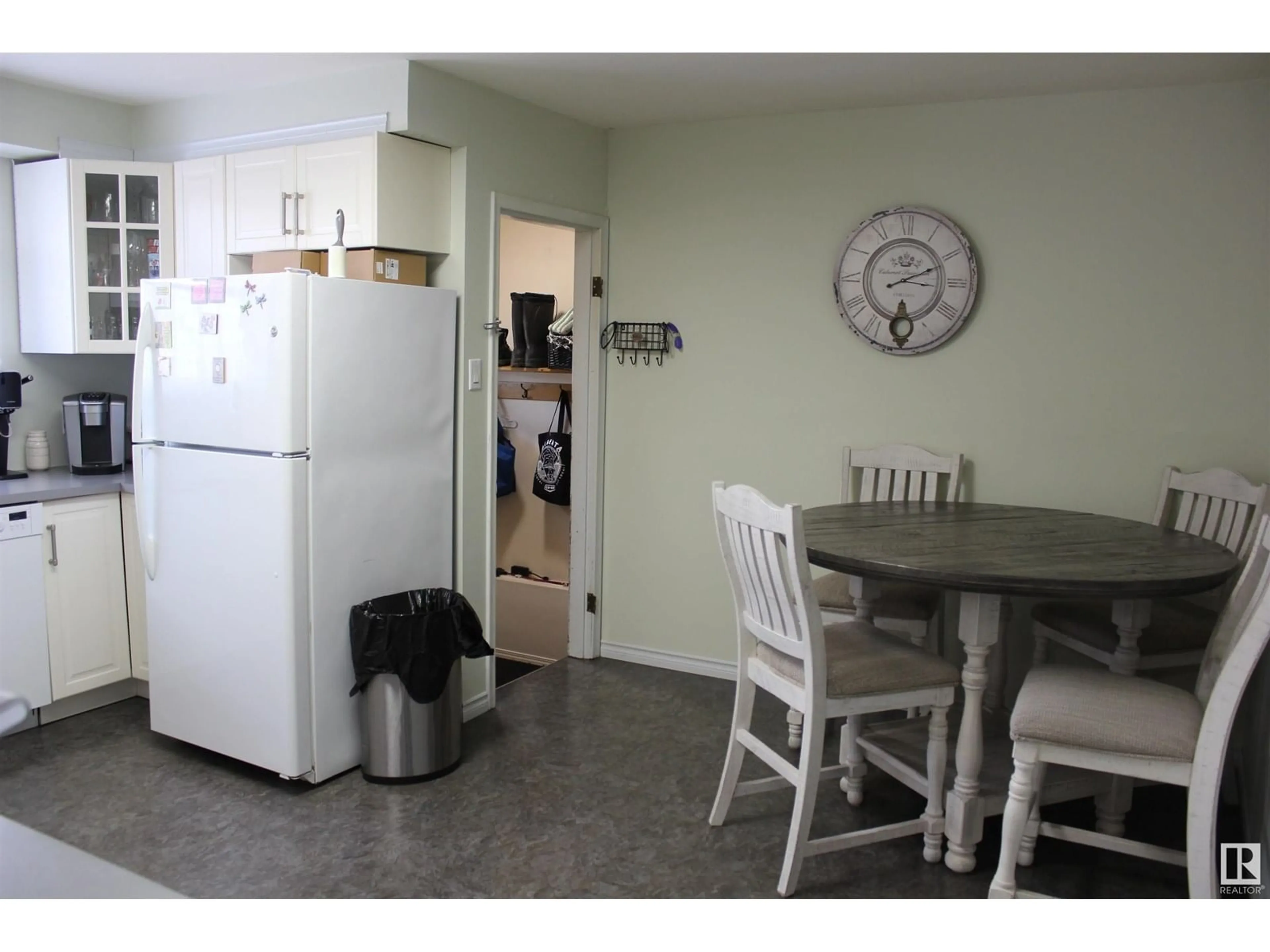 Standard kitchen, unknown for 4818 54 AV, Elk Point Alberta T0A1A0