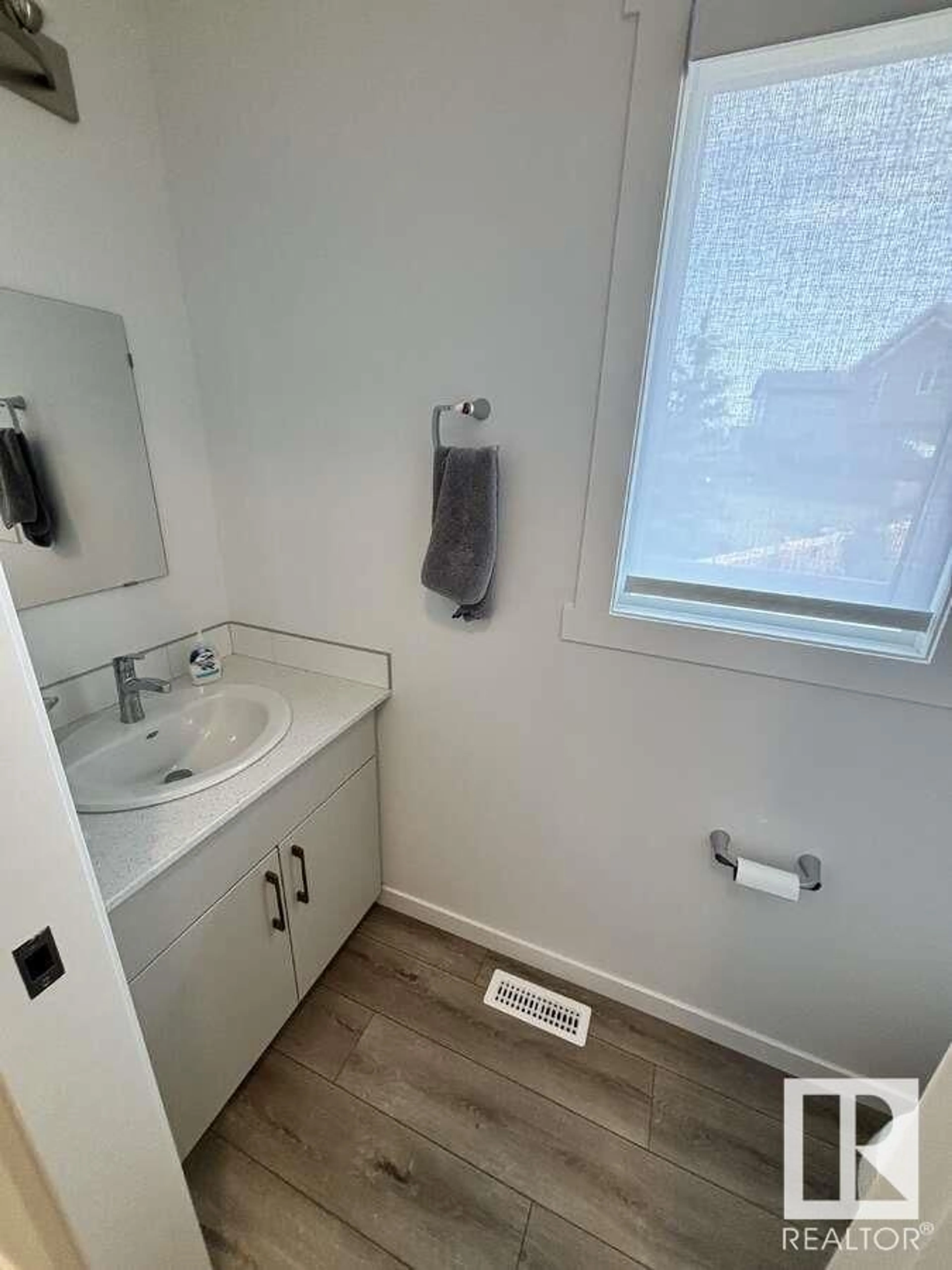 A pic of a room for #52 - 1025 SECORD PM NW, Edmonton Alberta T5T7V4