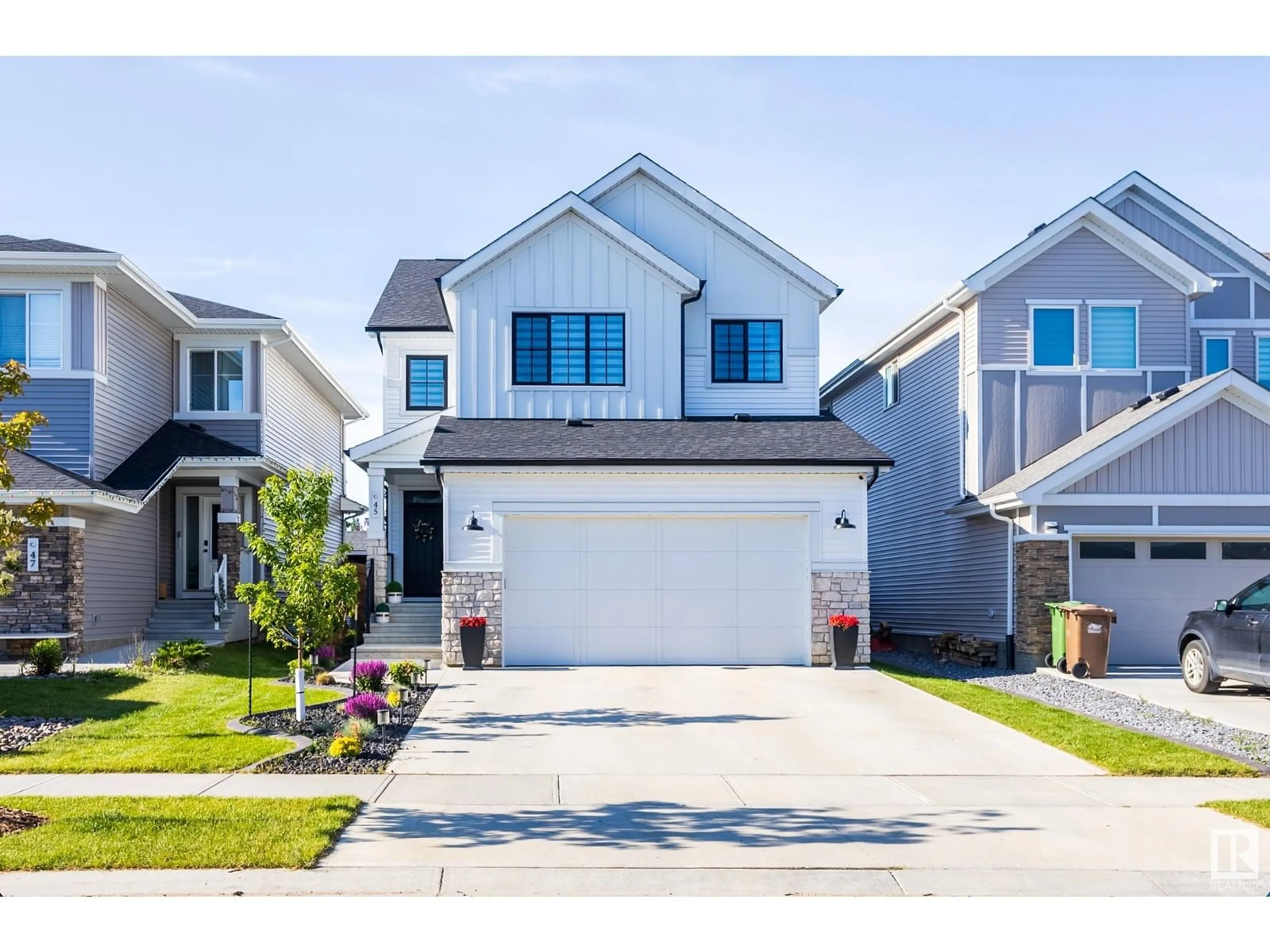 Home with vinyl exterior material, street for 45 JAMISON CR, St. Albert Alberta T8N7X7