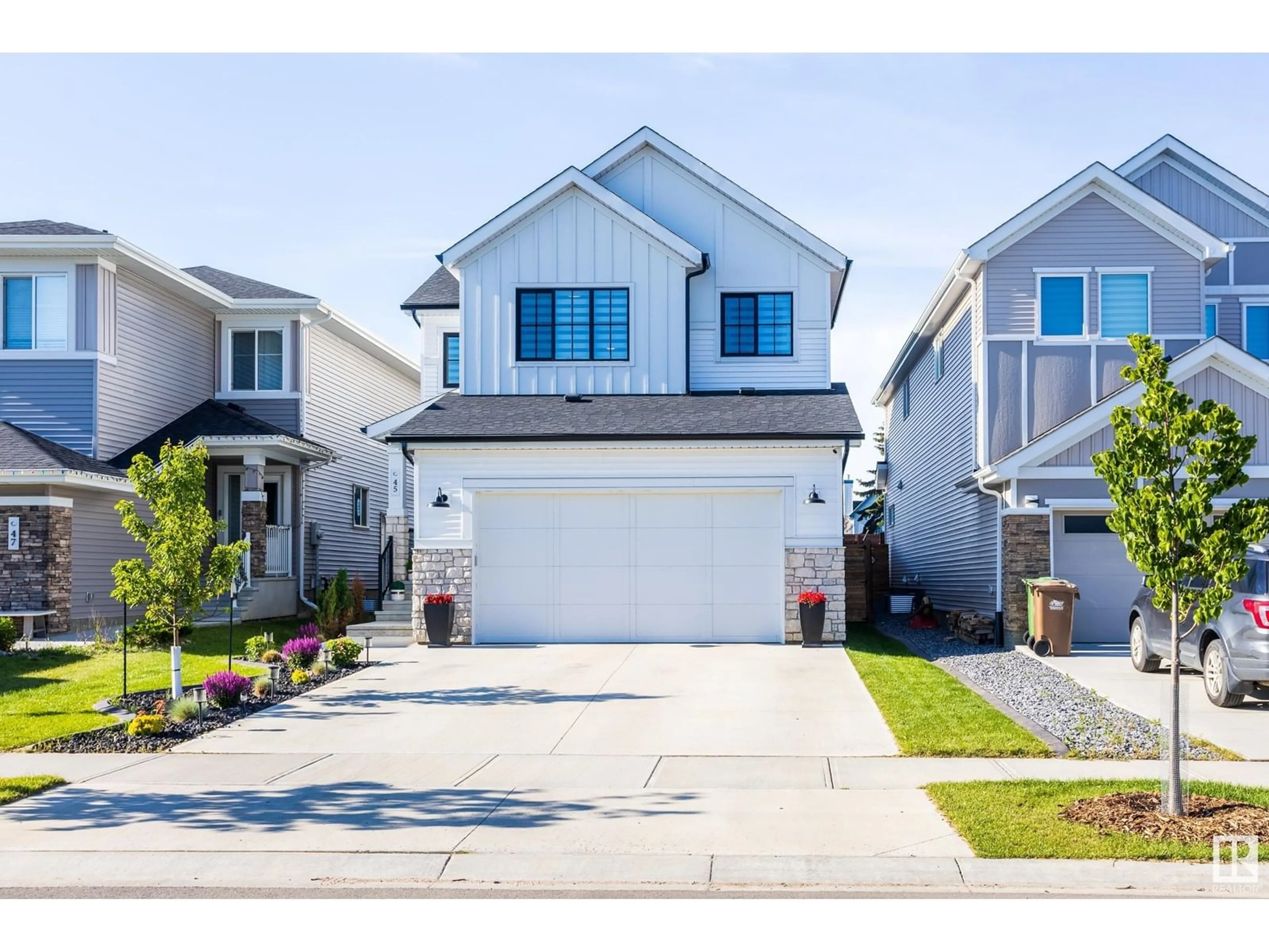 Home with vinyl exterior material, street for 45 JAMISON CR, St. Albert Alberta T8N7X7