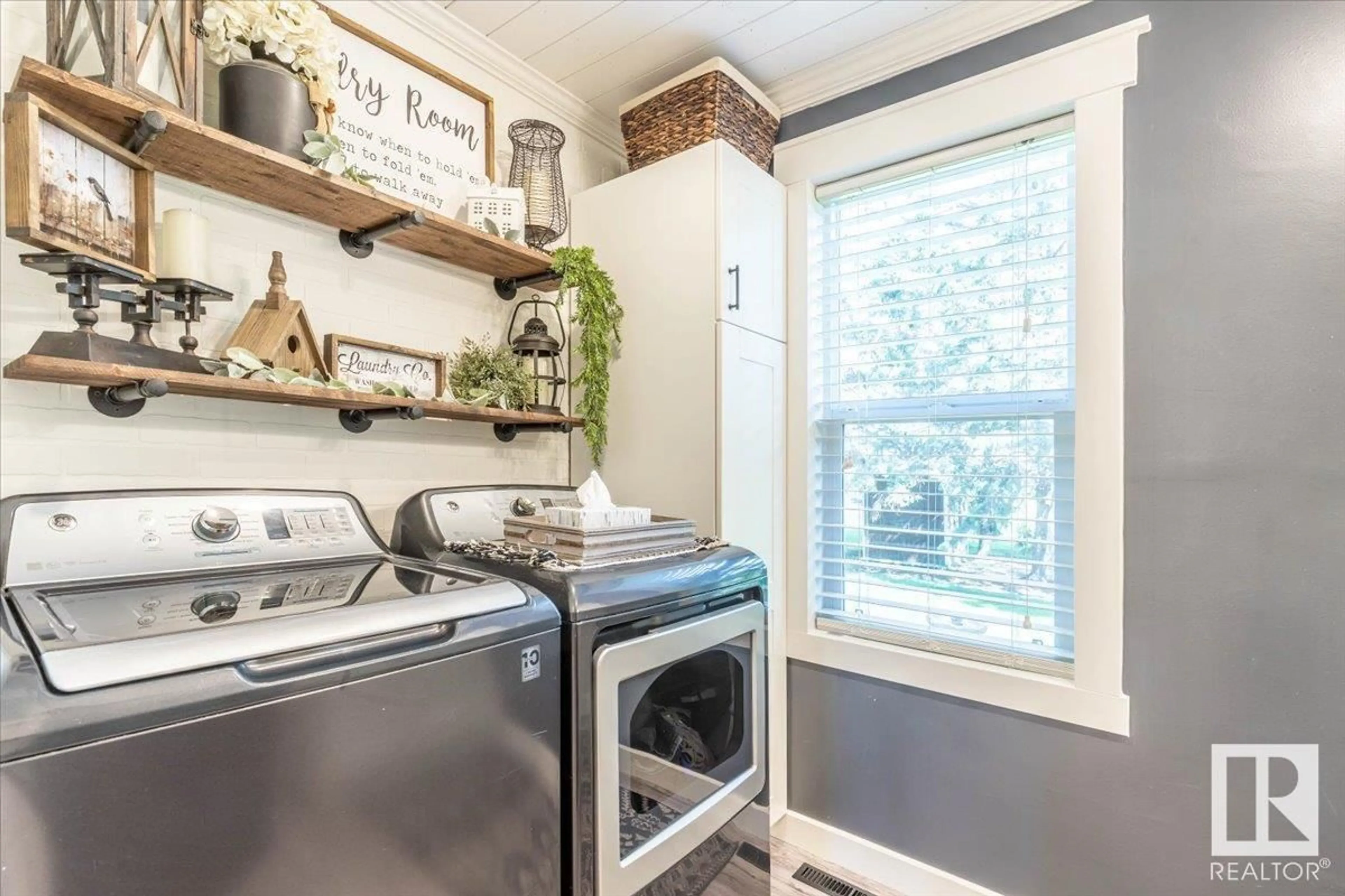 Laundry room for 462019 RGE ROAD 255, Rural Wetaskiwin County Alberta T9A1W8