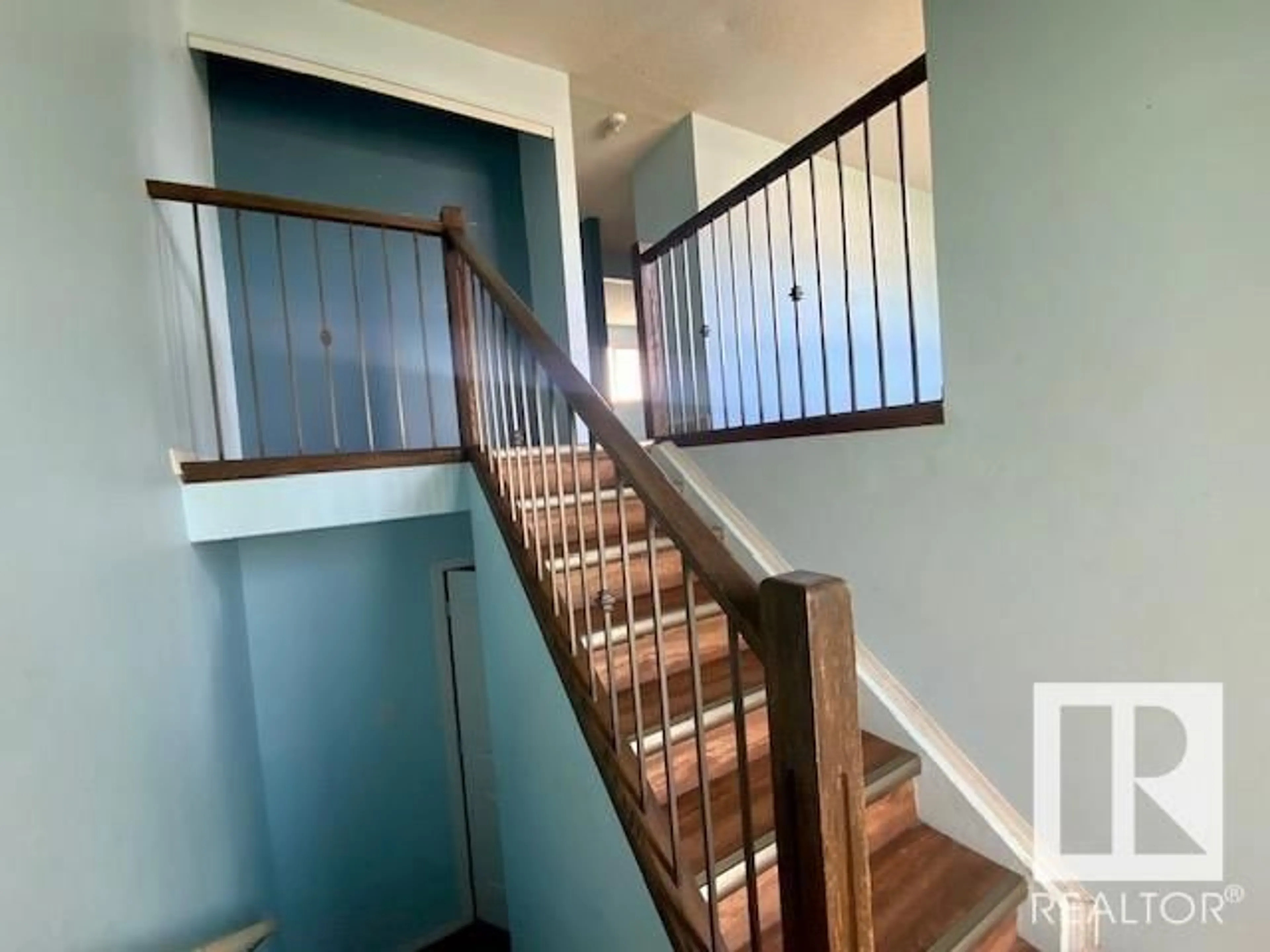 Stairs for 5115 55 AV, Wetaskiwin Alberta T9A2P3