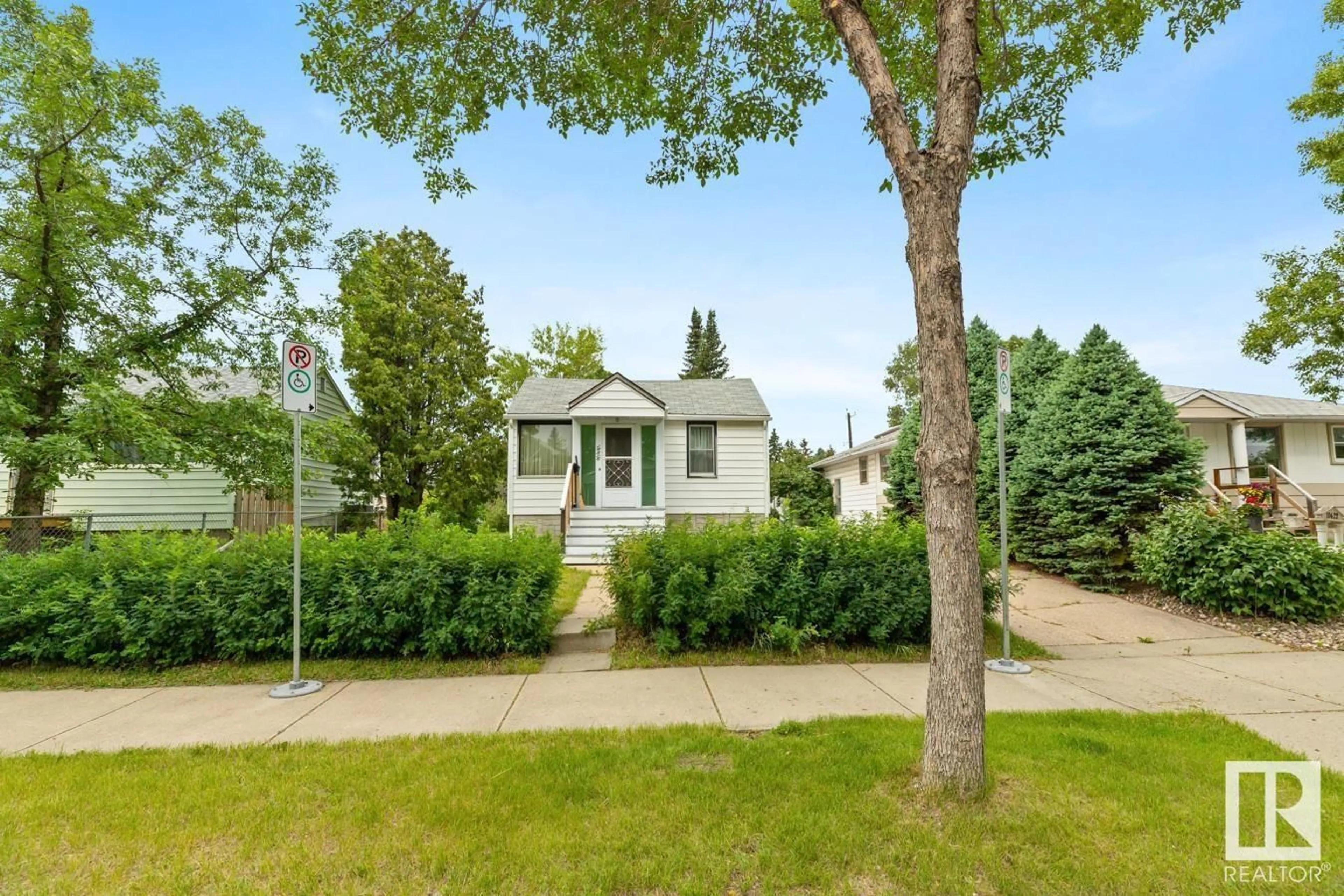 Unknown for 10616 150 ST, Edmonton Alberta T5P1R2