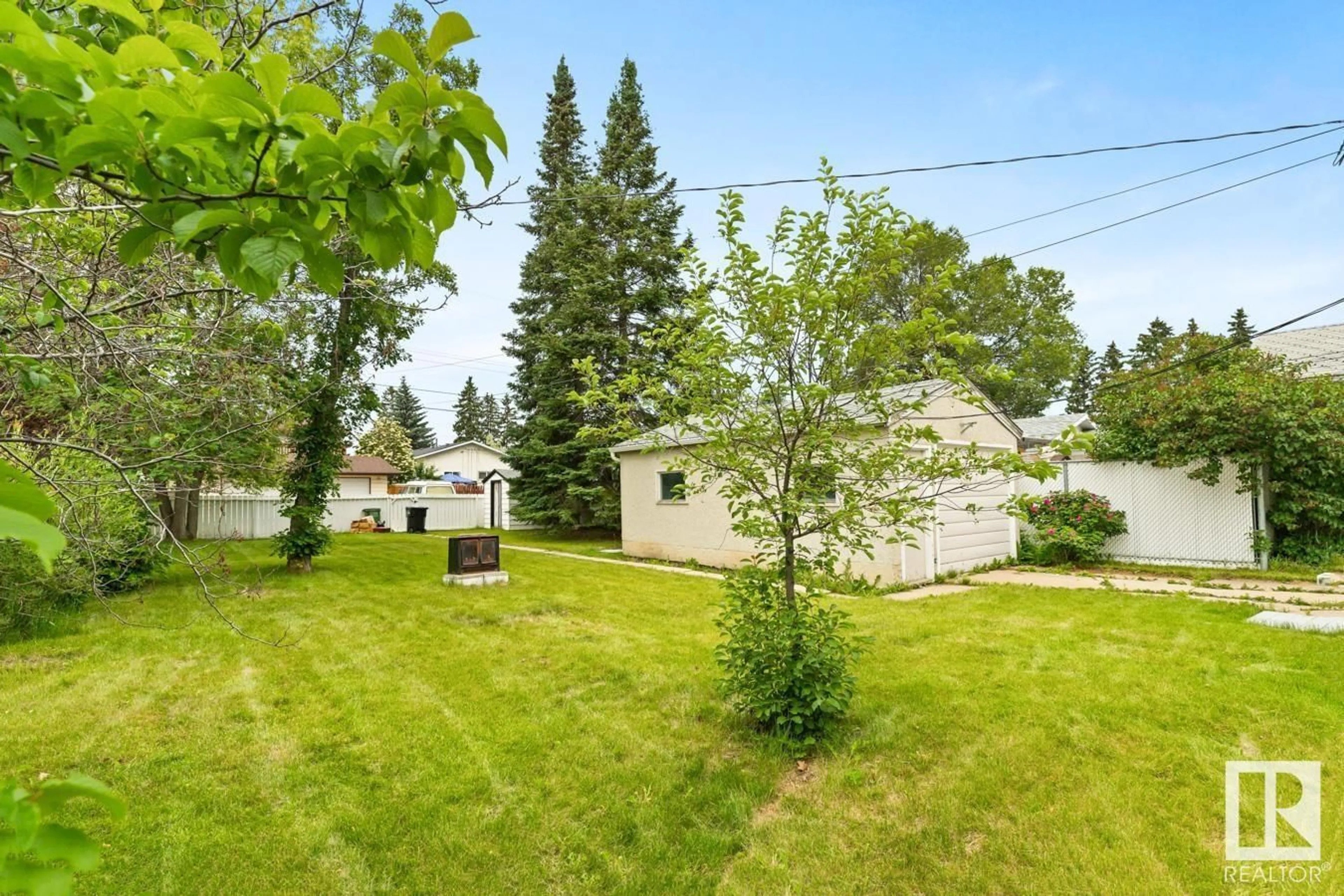 A pic from outside/outdoor area/front of a property/back of a property/a pic from drone, unknown for 10616 150 ST, Edmonton Alberta T5P1R2