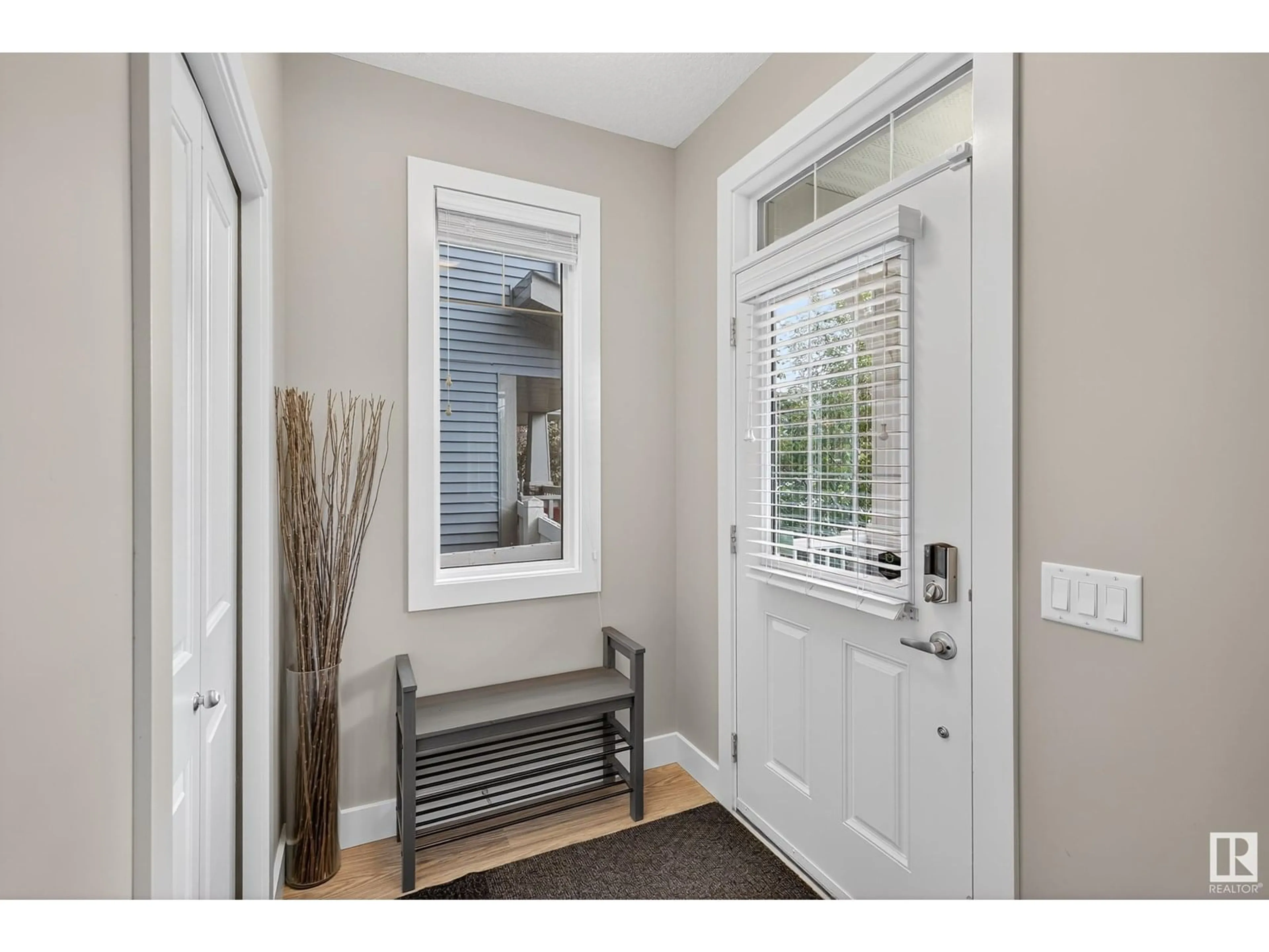 Indoor entryway for 7281 MORGAN RD, Edmonton Alberta T5E6V7