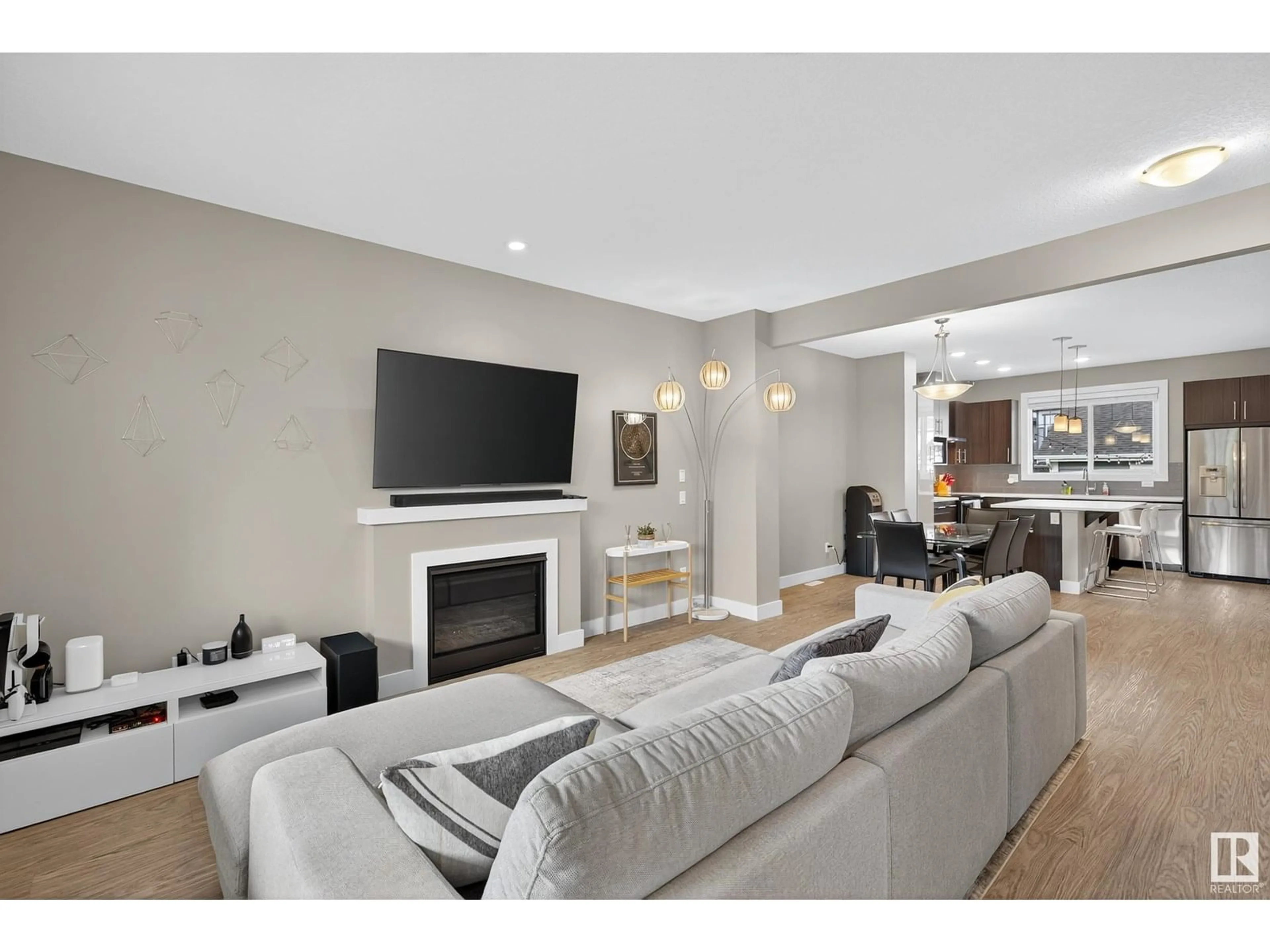 Living room with furniture, unknown for 7281 MORGAN RD, Edmonton Alberta T5E6V7