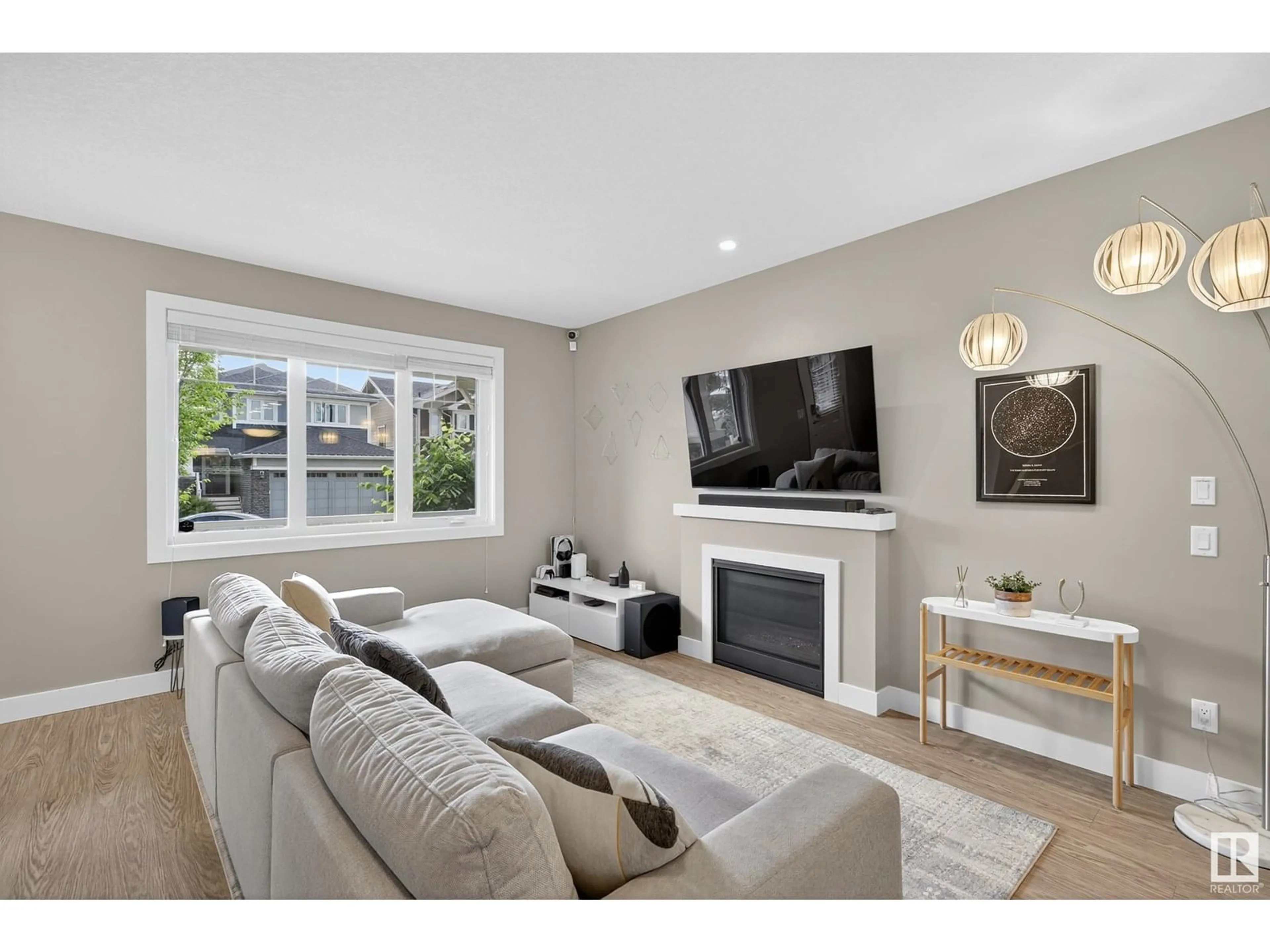 Living room with furniture, unknown for 7281 MORGAN RD, Edmonton Alberta T5E6V7