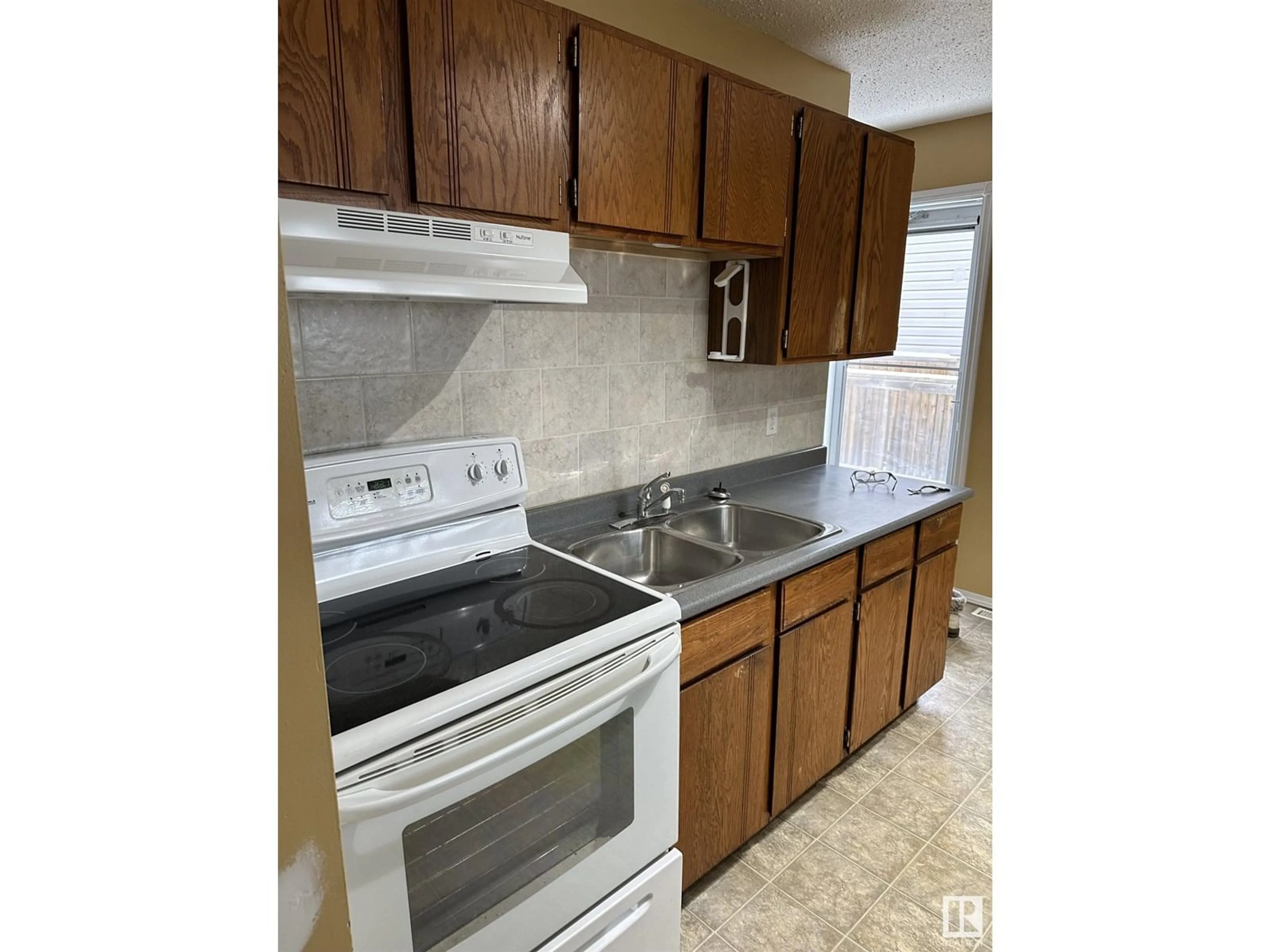 Standard kitchen, ceramic/tile floor for 4914 51 AV, Elk Point Alberta T0A1A0