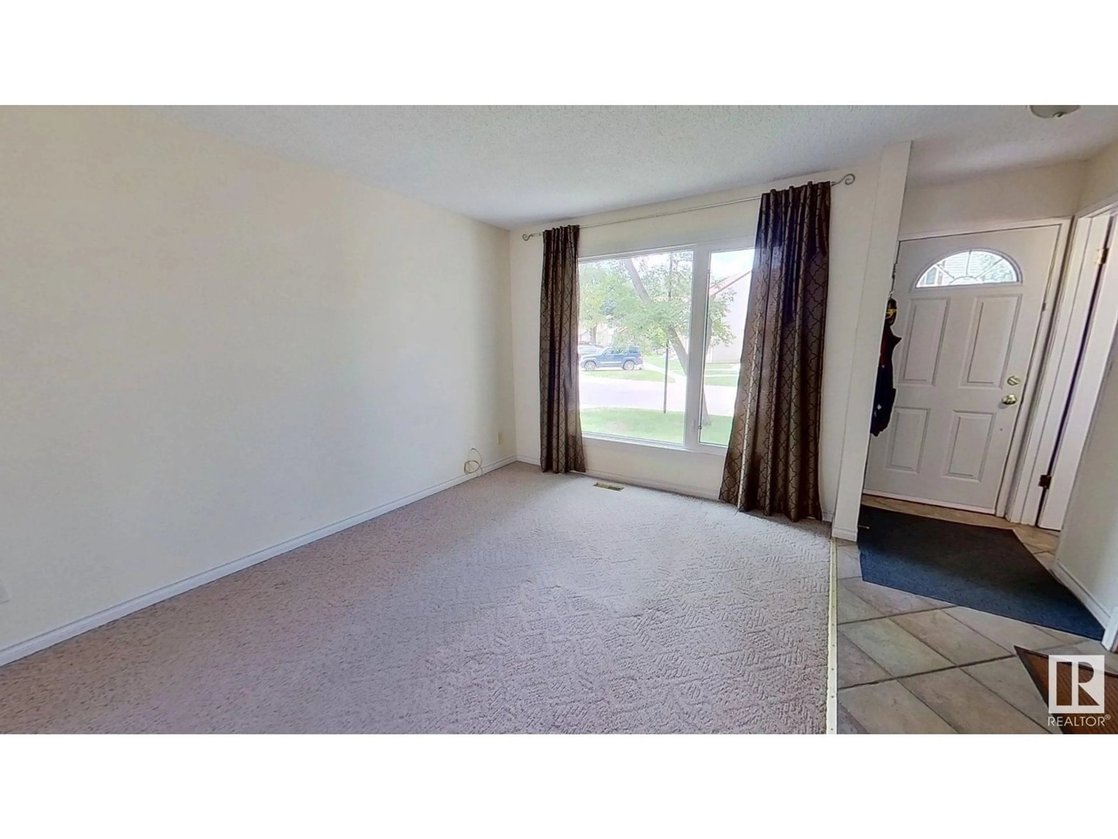 A pic of a room for 12007 162 AV, Edmonton Alberta T5X3R1