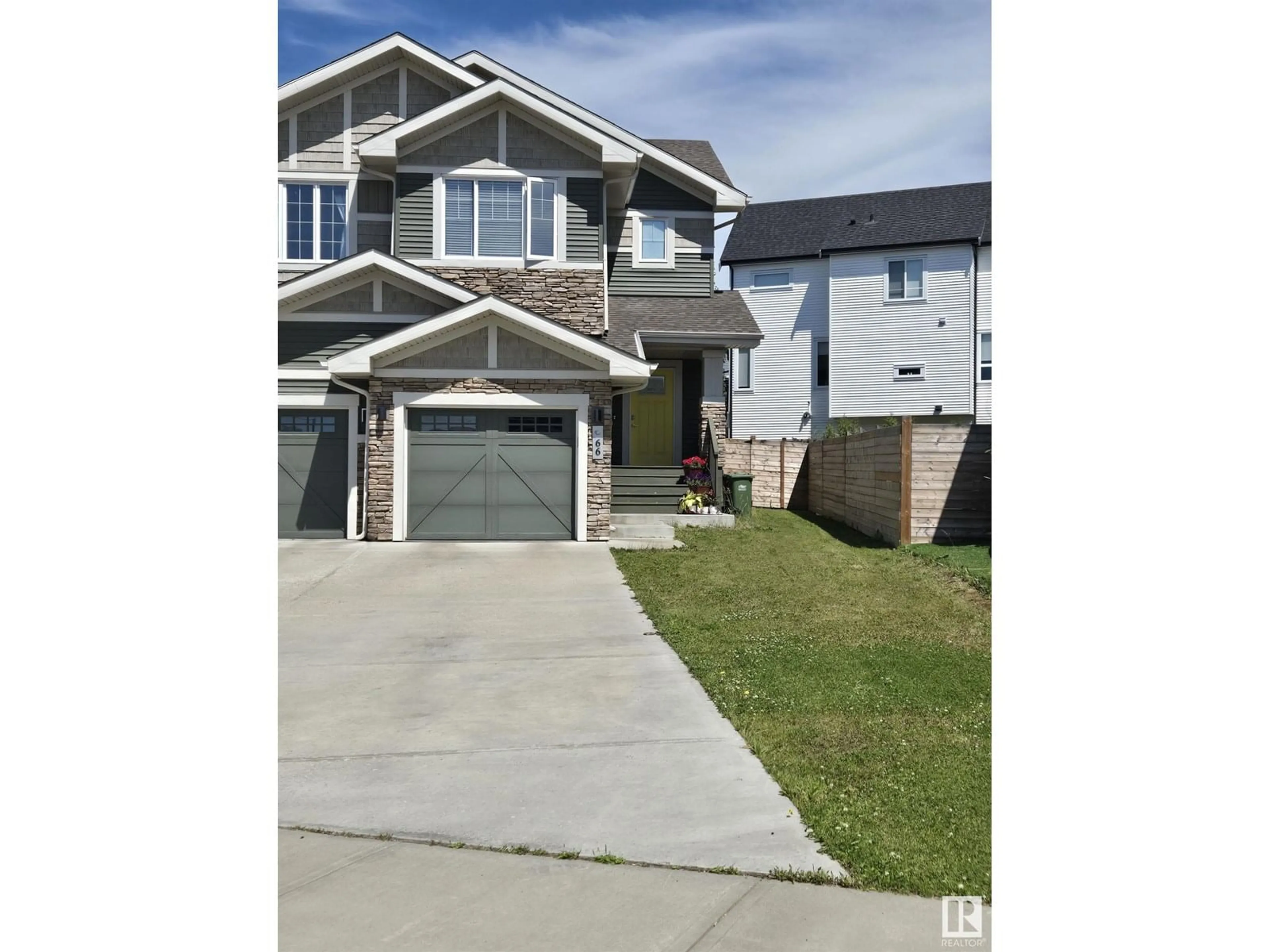 Home with vinyl exterior material, street for 66 JAMES CR, St. Albert Alberta T8N7S5