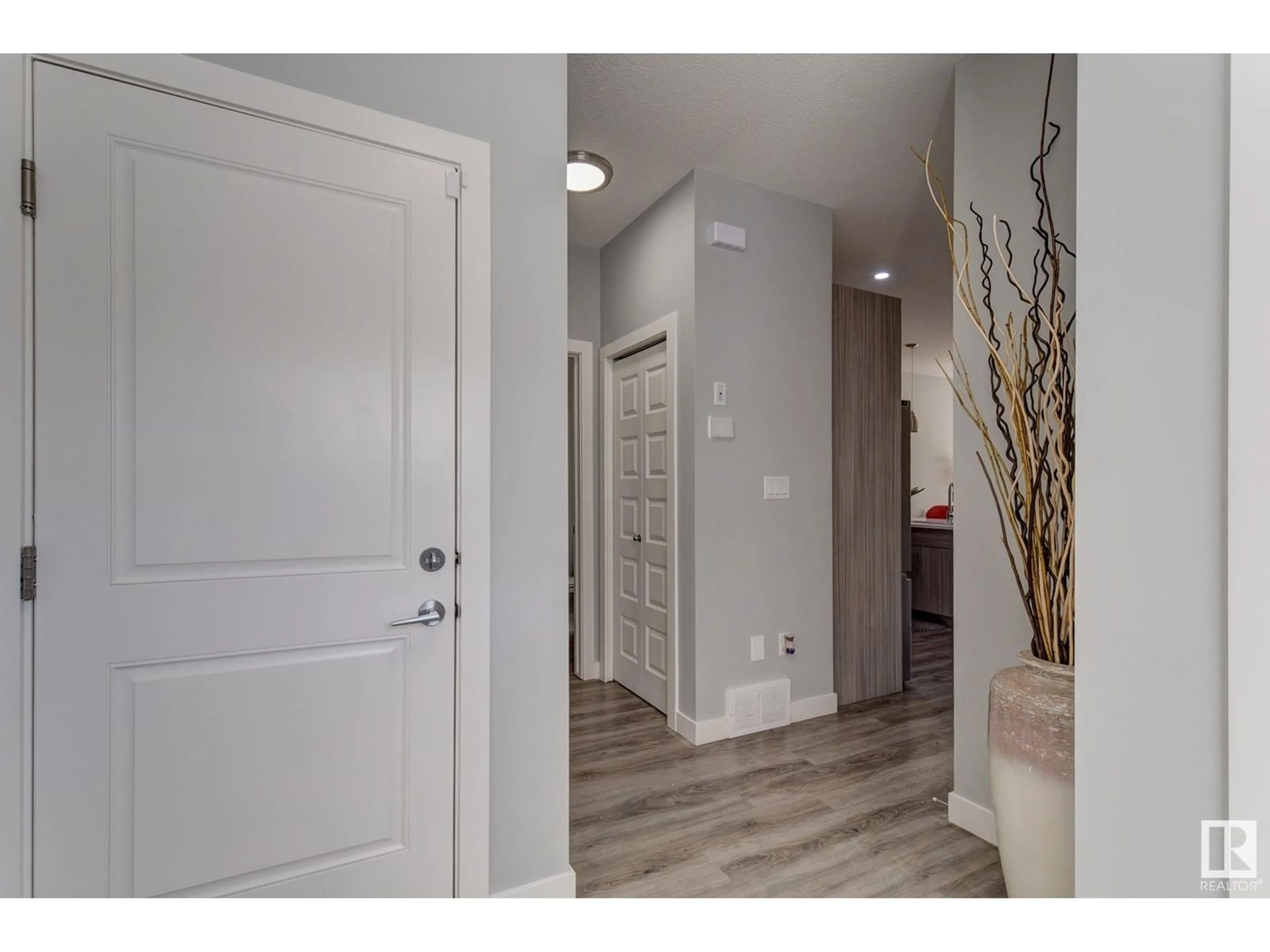 Indoor entryway for 66 JAMES CR, St. Albert Alberta T8N7S5