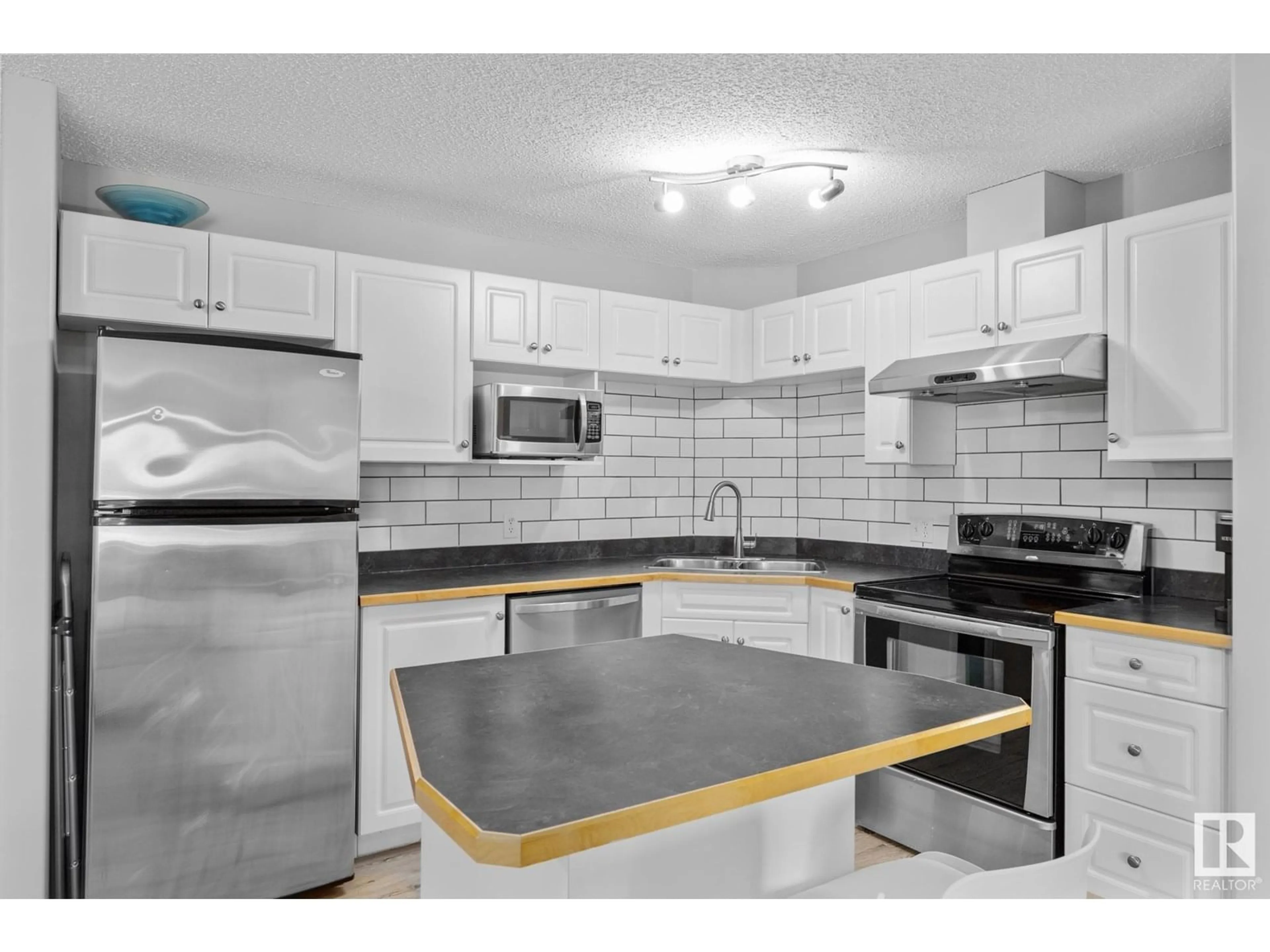 Standard kitchen, ceramic/tile floor for 5350 - 115 199 ST, Edmonton Alberta T6M0A4