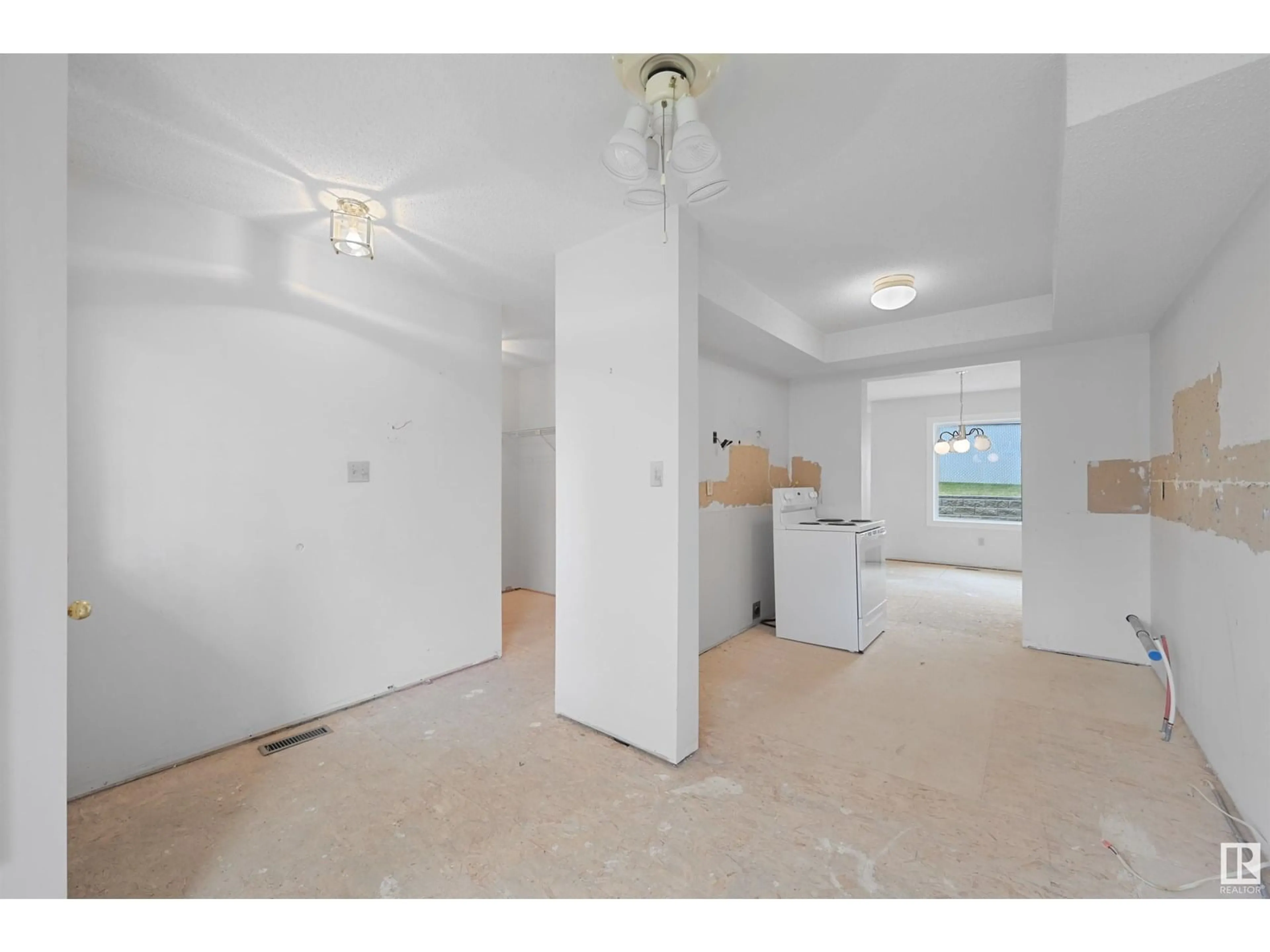 A pic of a room for #7 - 3520 60 ST, Edmonton Alberta T6L6H5